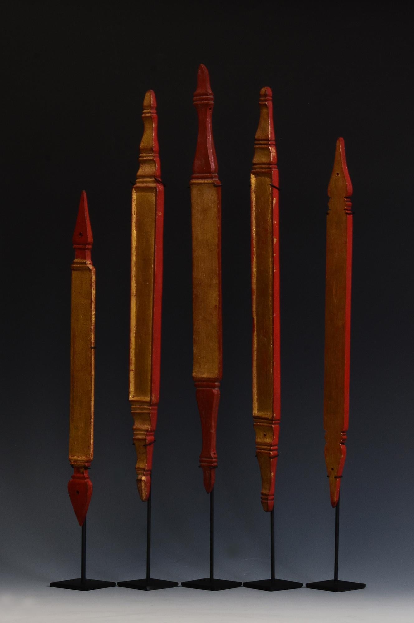 19th Century, A Set of Antique Lanna Thai Wooden Manuscript Bookmark with Stand For Sale 3