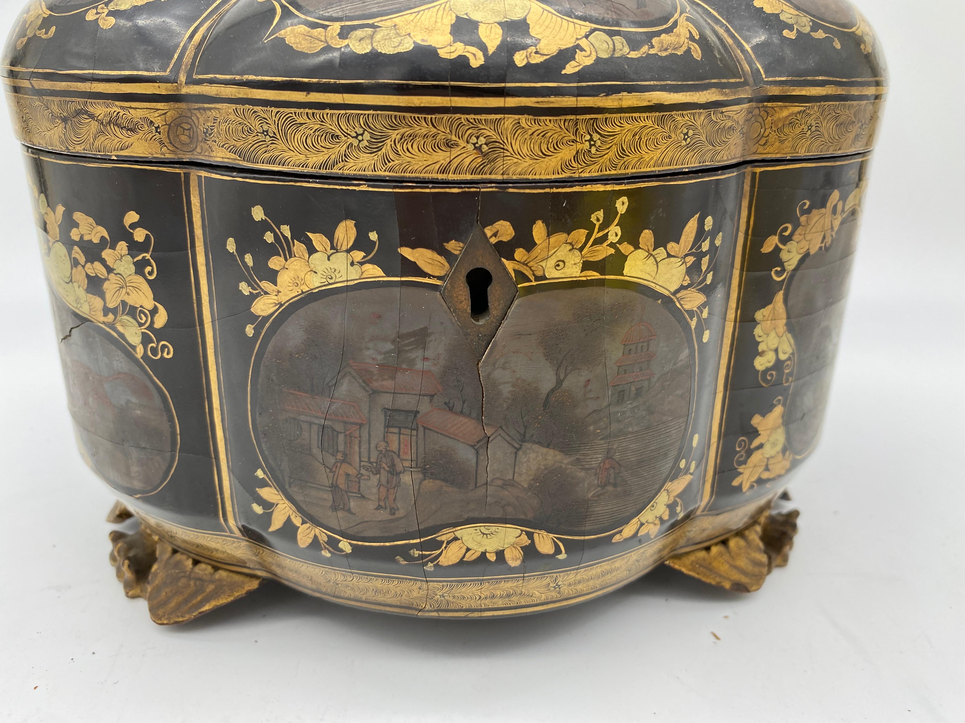 19e siècle - Boite à thé en laque chinoise dorée unique en son genre en vente 4