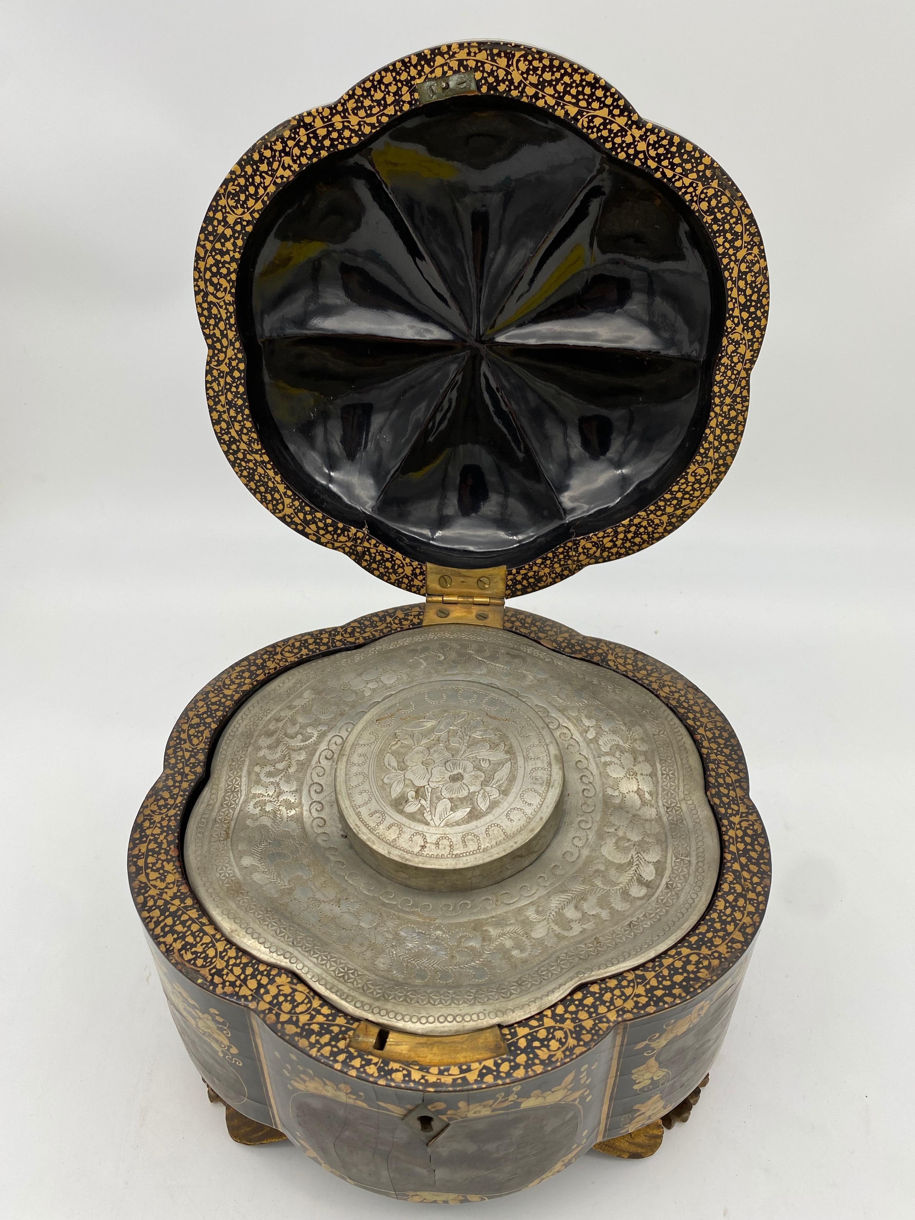 19th Century a Unique Gilt Chinese Lacquer Tea Caddy For Sale 10