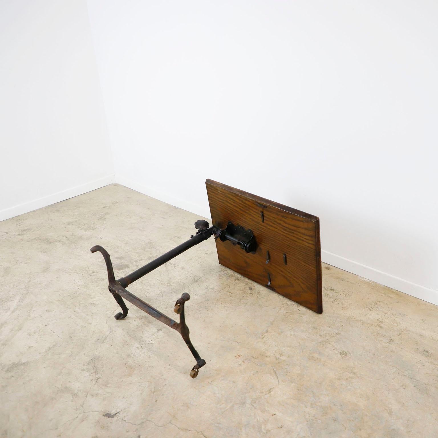 Mesa de dibujo ajustable del siglo XIX en hierro fundido Estadounidense en venta