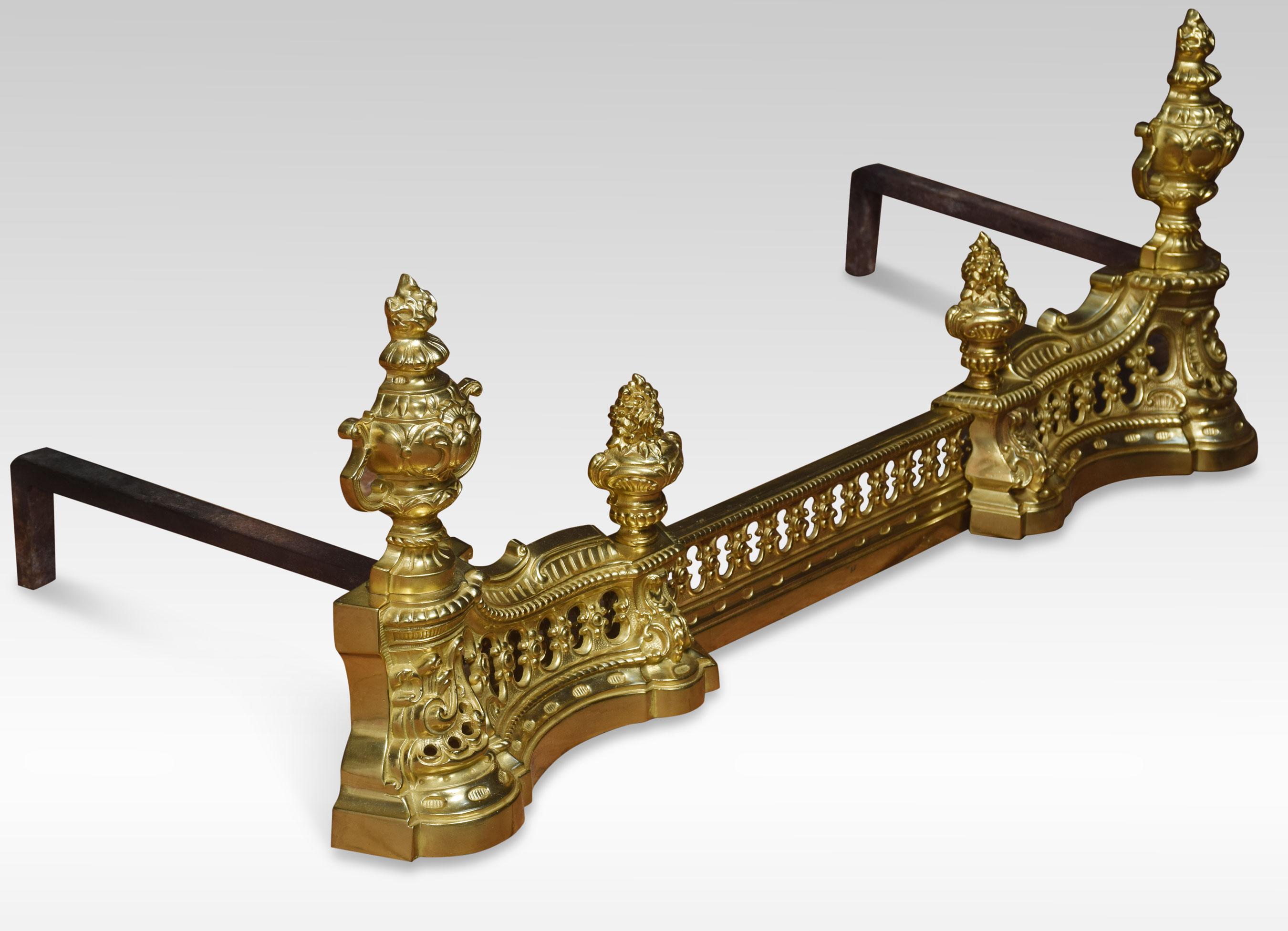 A 19th century French gilt-brass fender, the extending pierced gallery surmounted to each end with vase finials above serpentine bases.
Dimensions
Height 13 inches
Width 27.5 inches adjustable to 46 inches
Depth 15 inches.