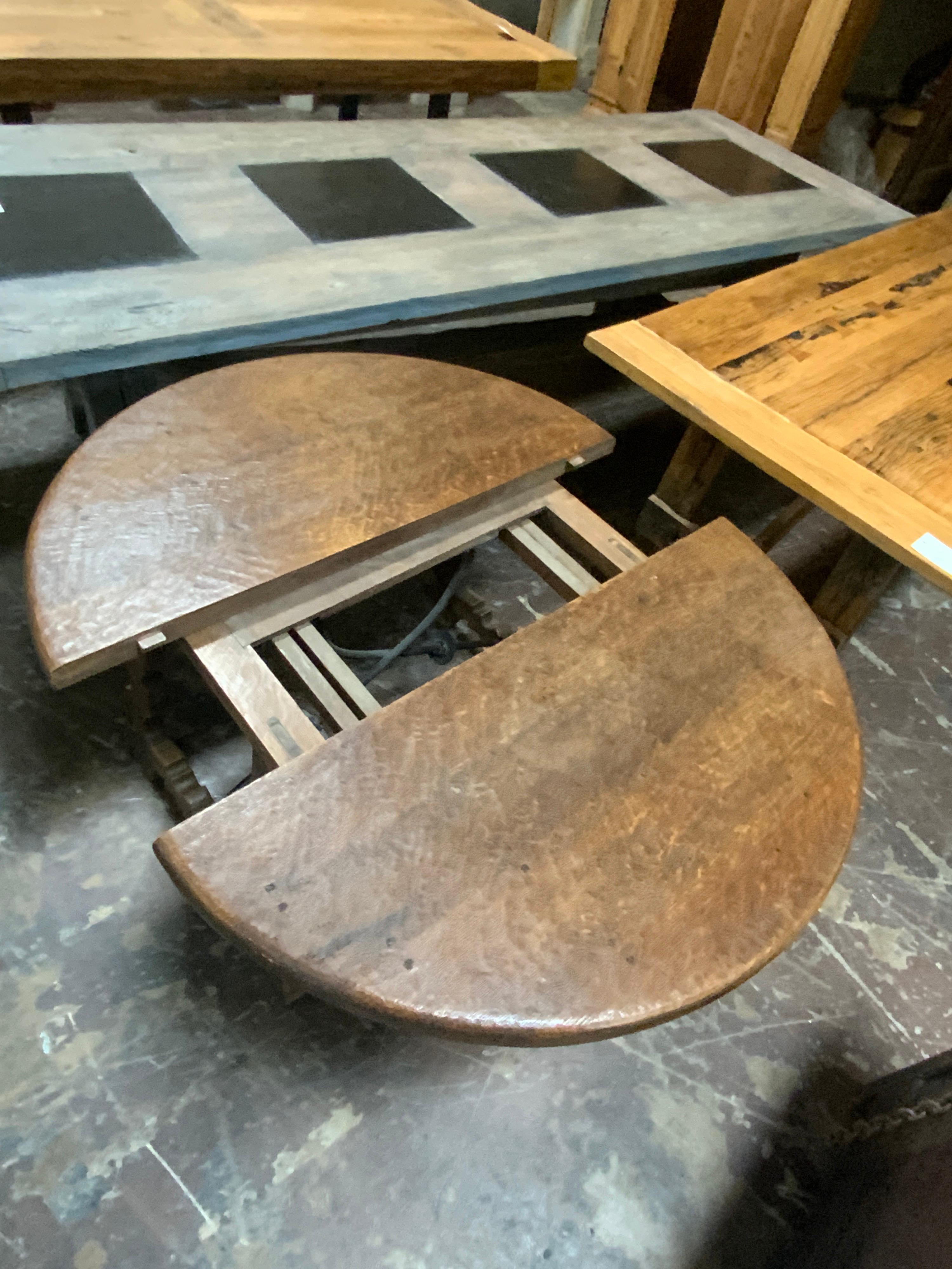 French 19th Century Adjustable Oak Breakfast Table For Sale