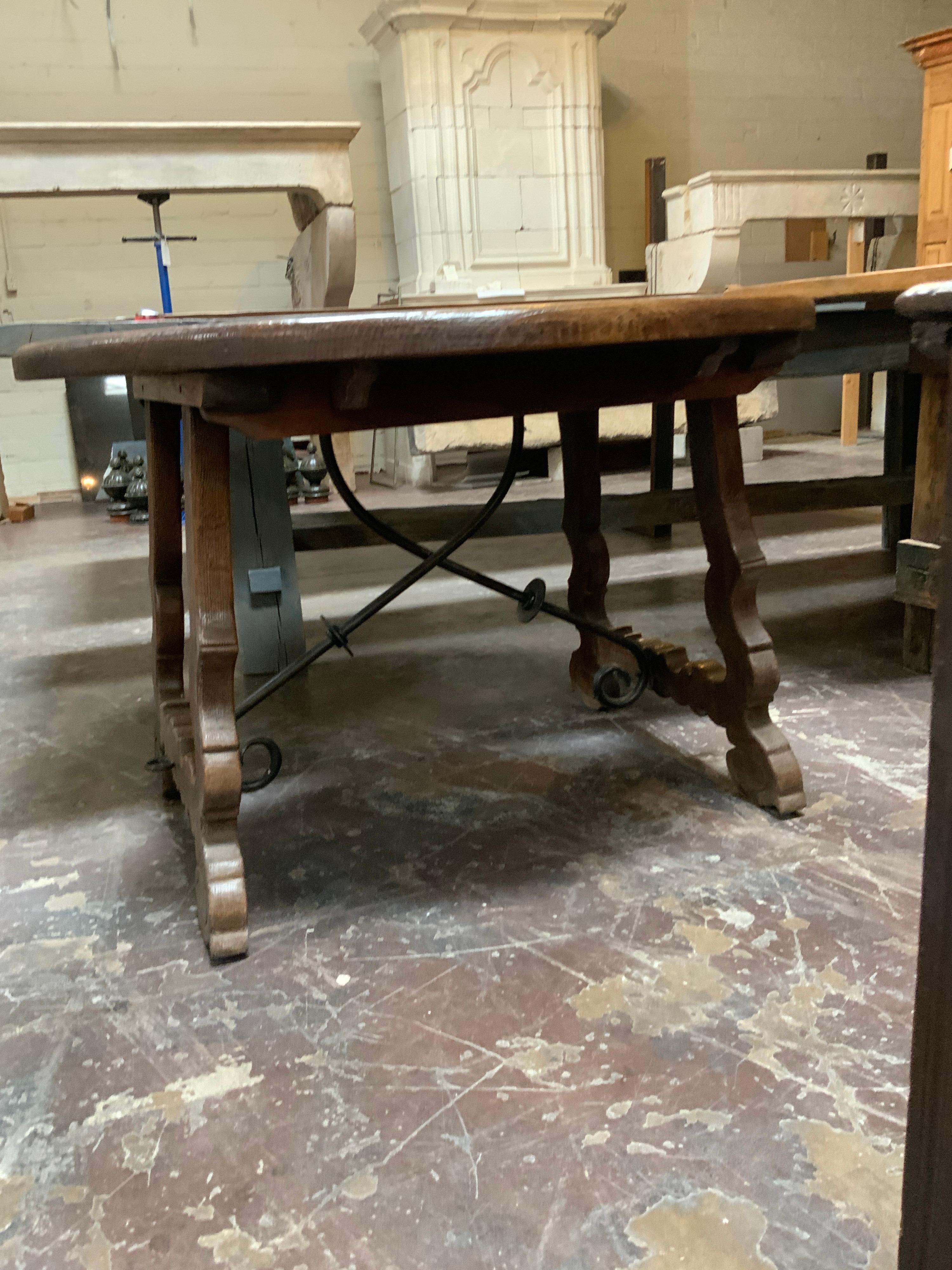 19th Century Adjustable Oak Breakfast Table In Good Condition For Sale In Dallas, TX