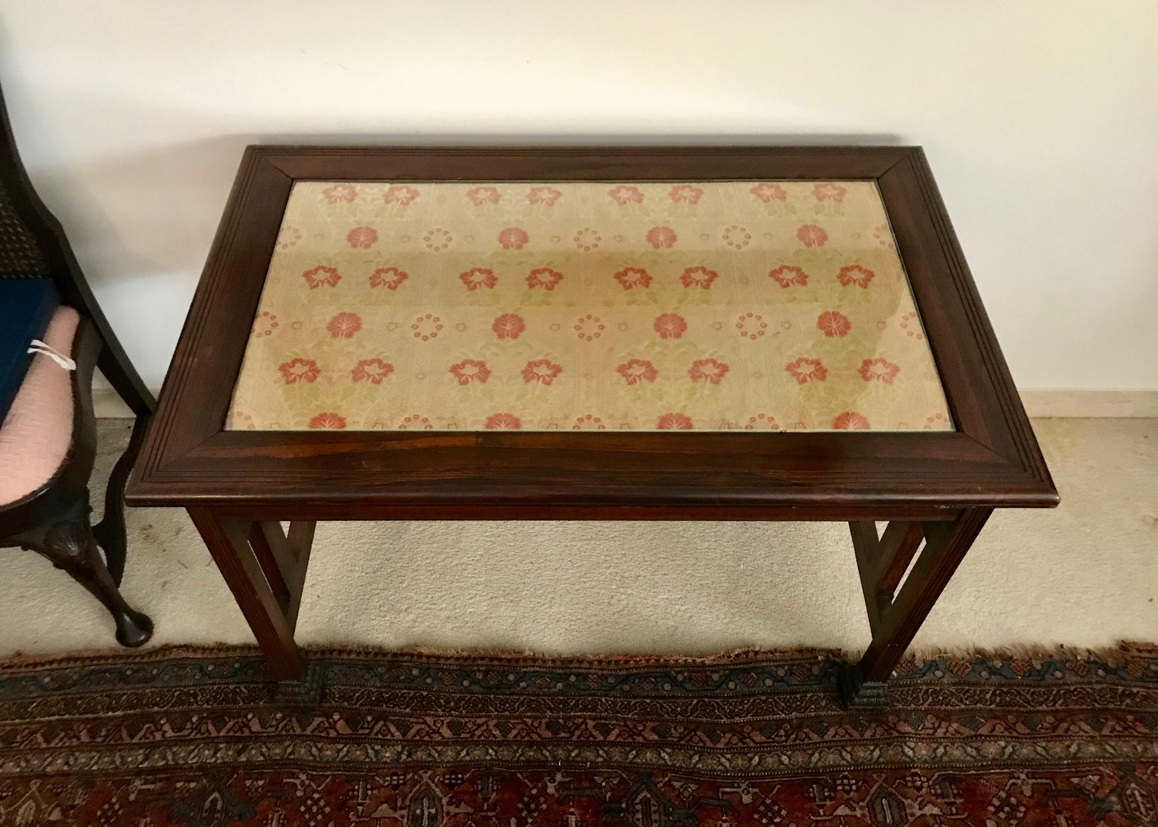 19. Jahrhundert Ästhetische Ära Bibliothek Tisch (Textil) im Angebot