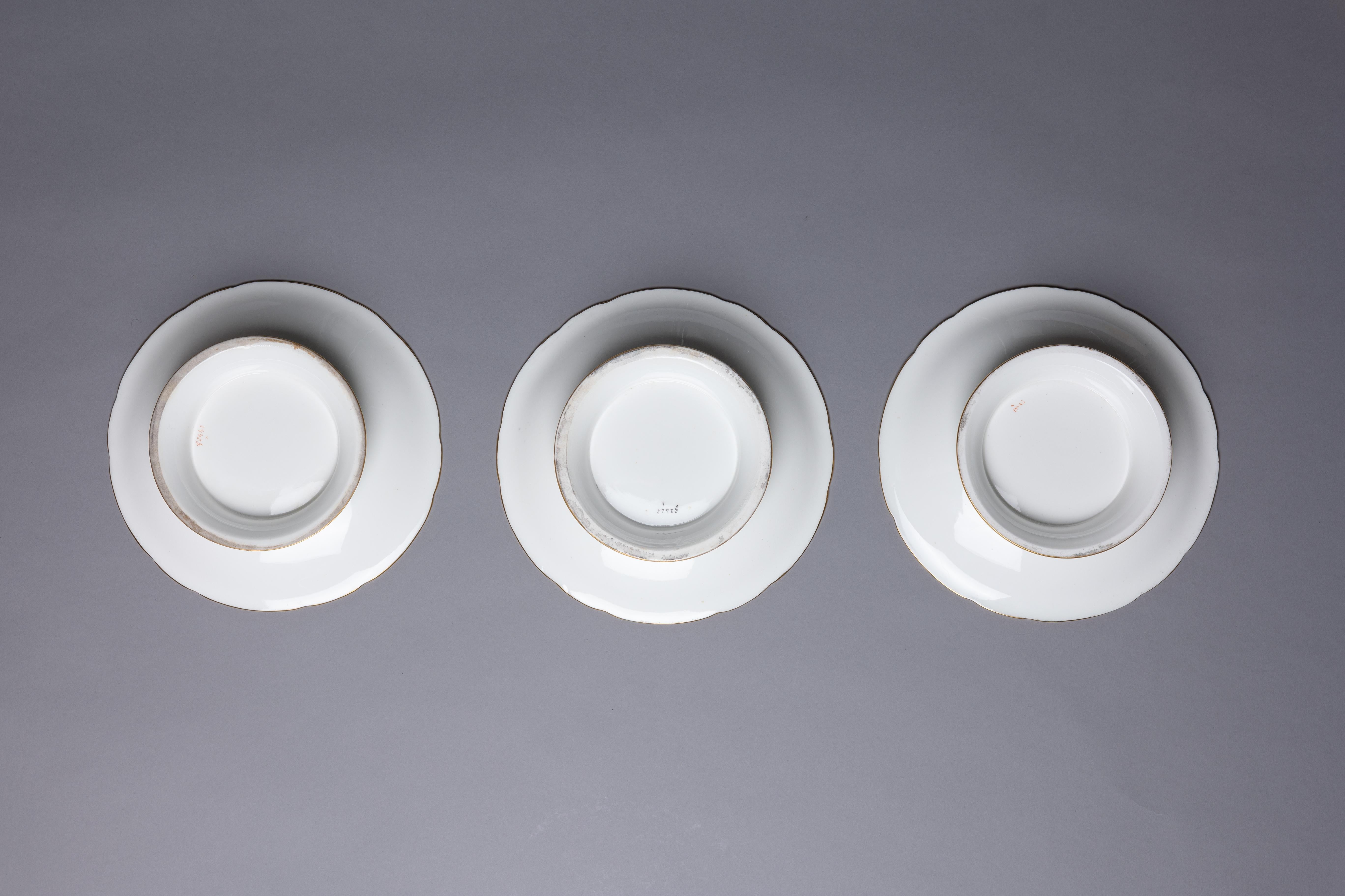 Ensemble d'assiettes plates Minton esthétique du 19ème siècle en vente 2