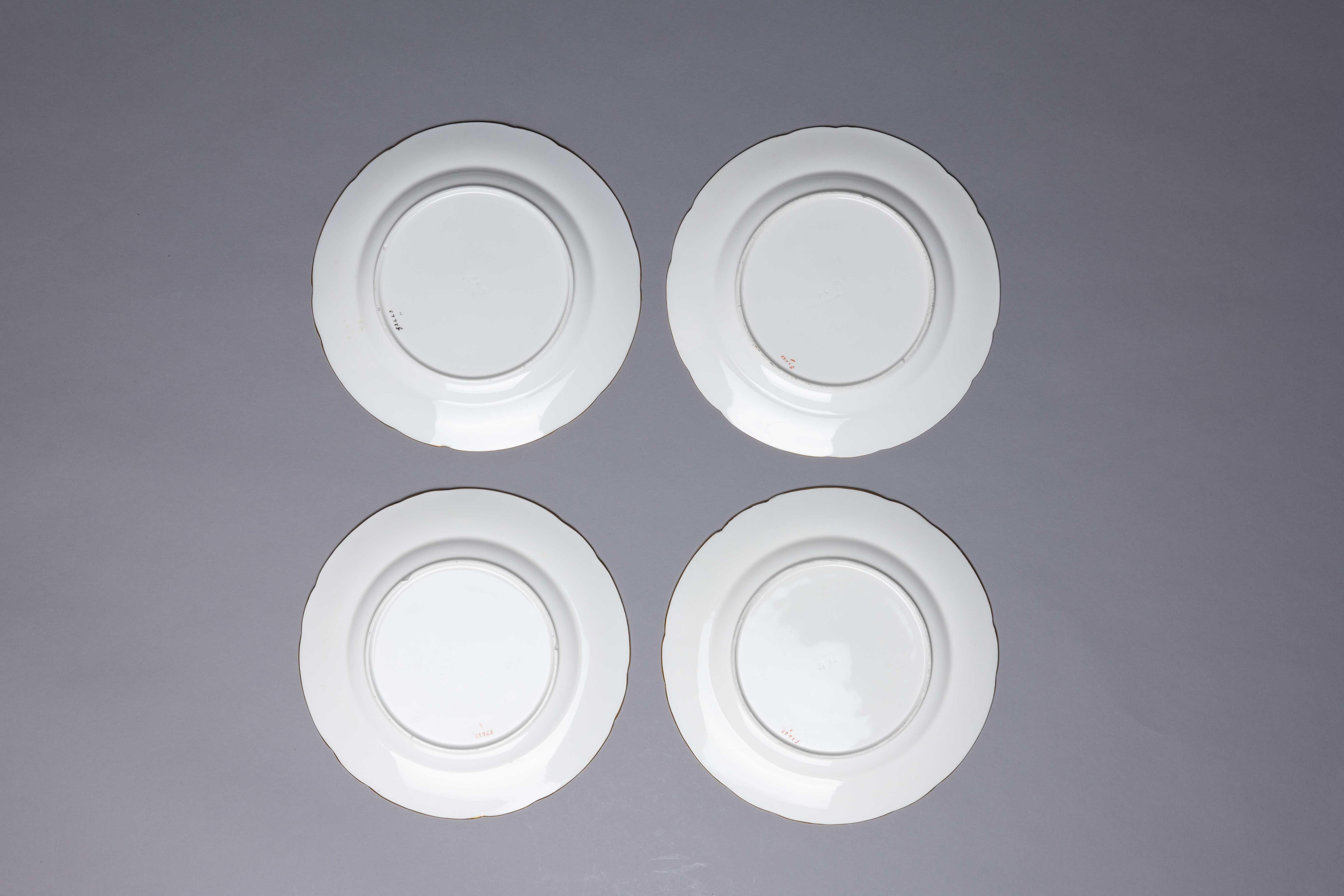 Ensemble d'assiettes plates Minton esthétique du 19ème siècle en vente 6