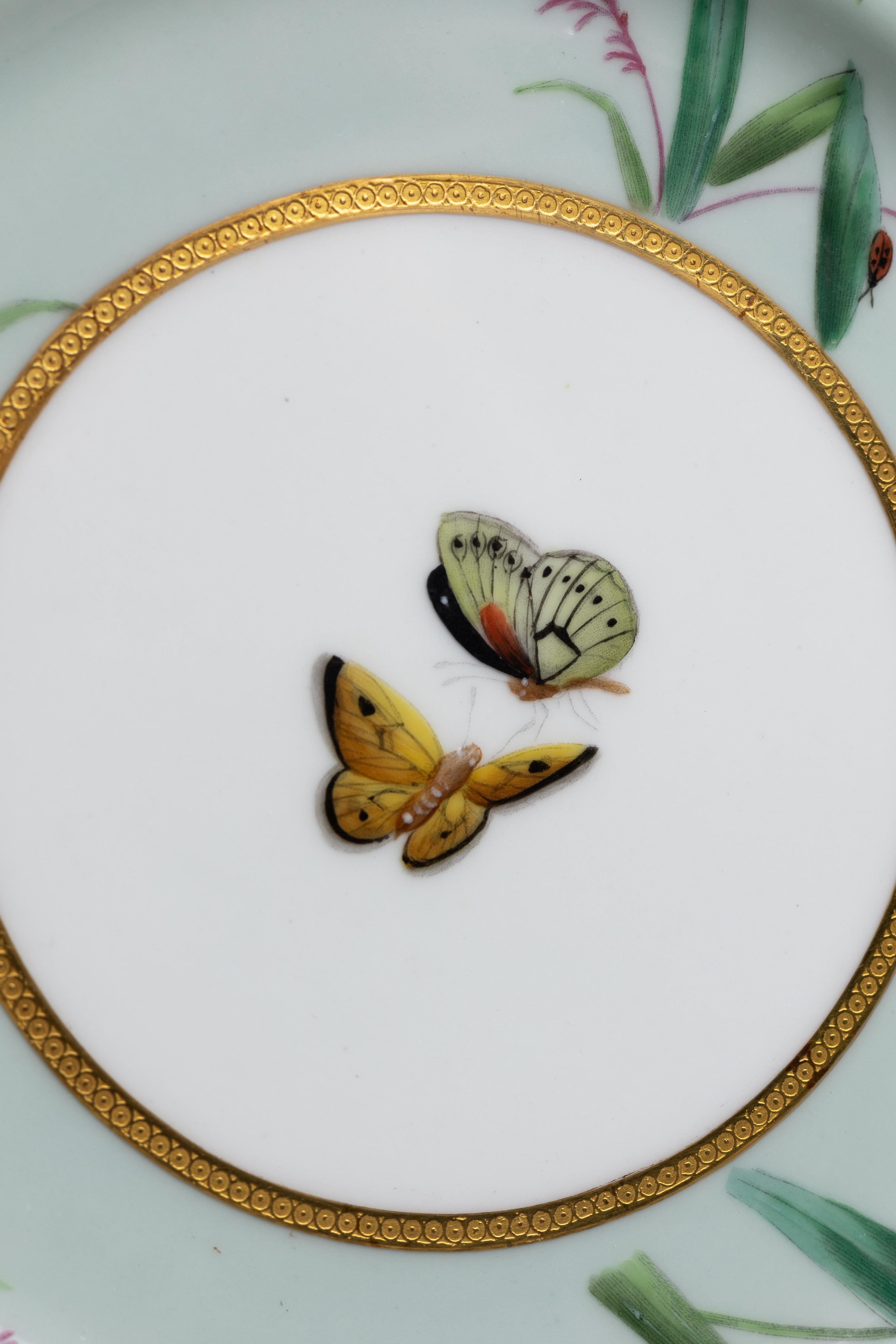 English 19th Century Aesthetic Minton Dinner Plates Set For Sale