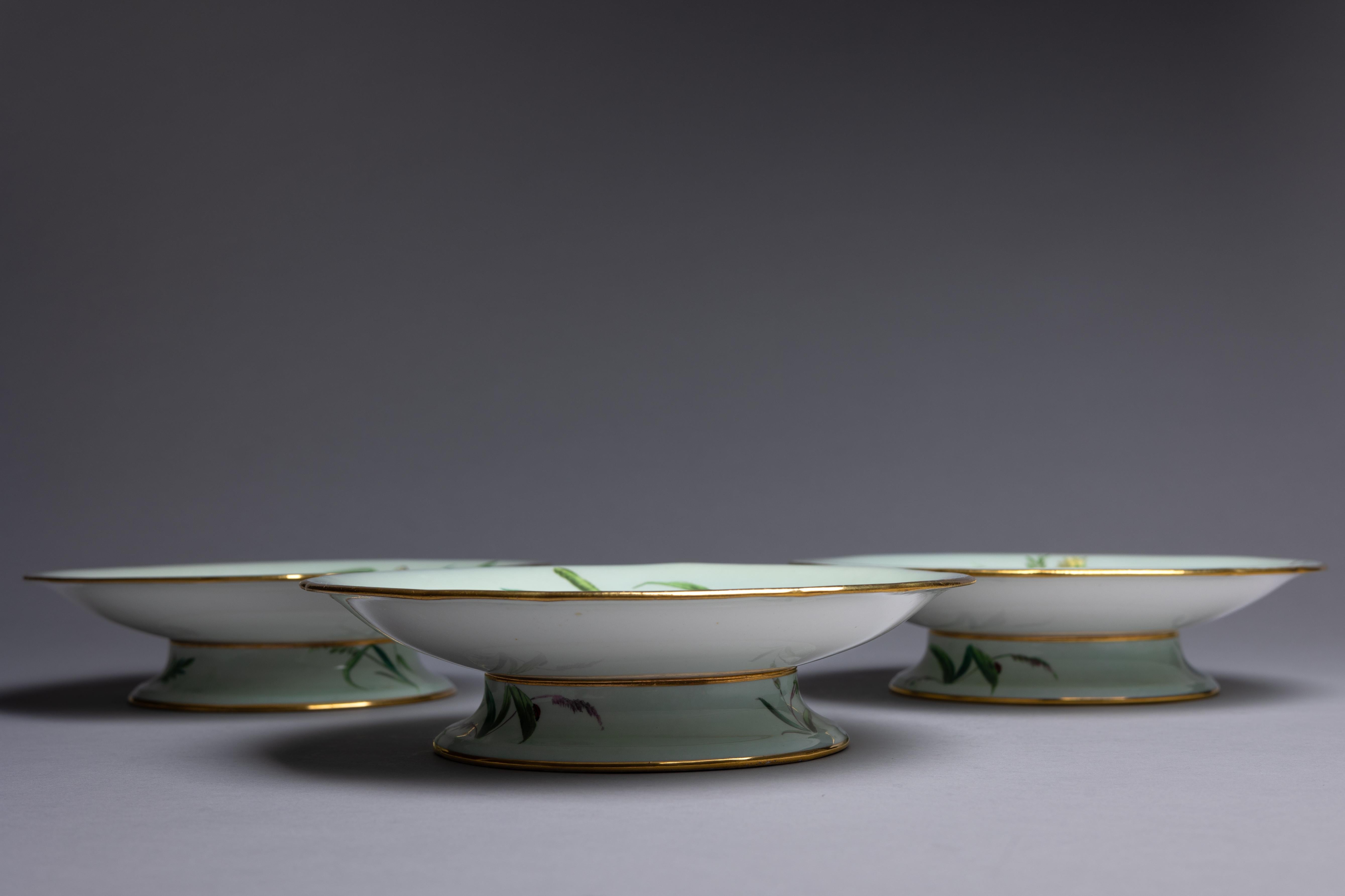 Fin du XIXe siècle Ensemble d'assiettes plates Minton esthétique du 19ème siècle en vente