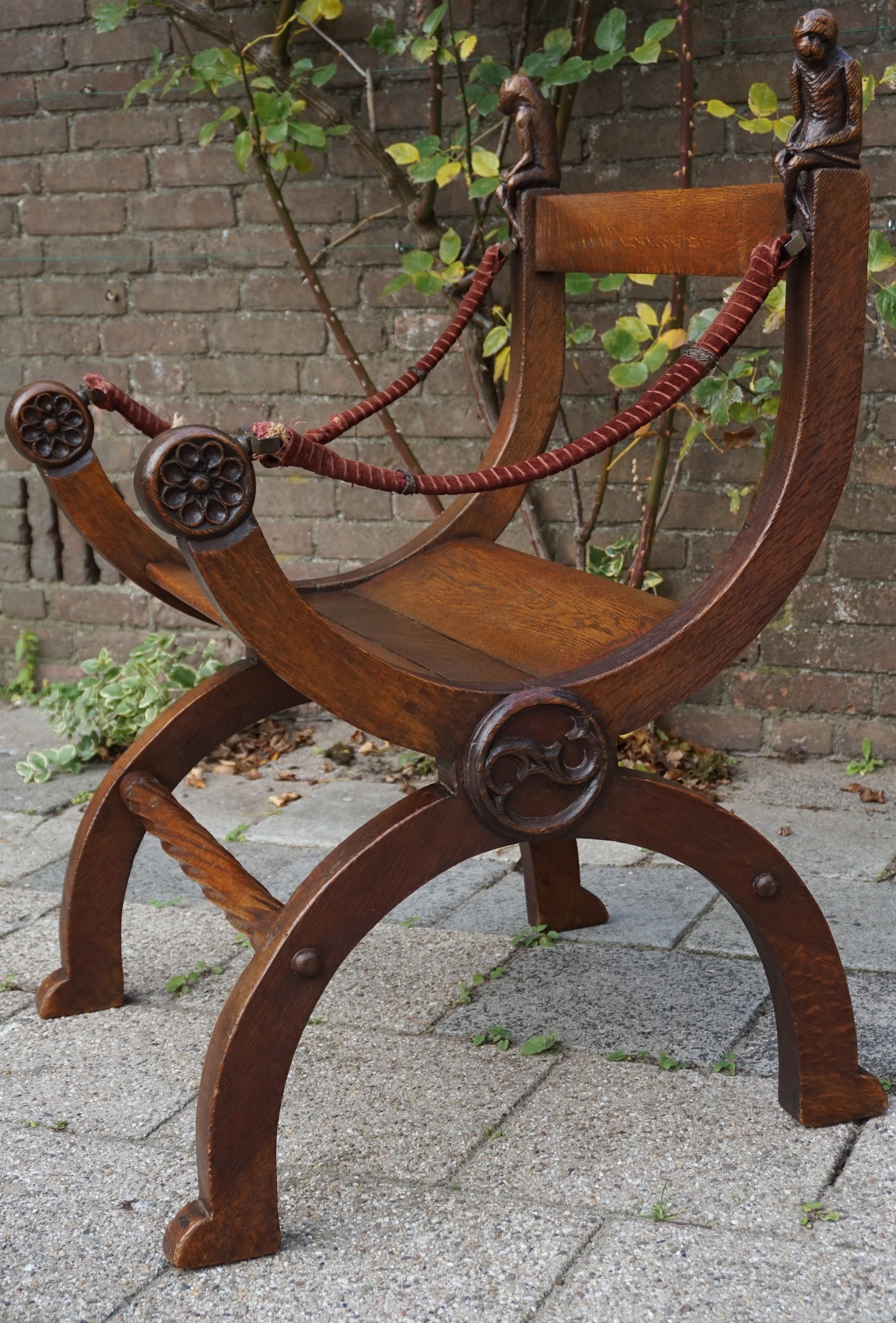 X-Frame-Stuhl mit X-Fuß, Ästhetizismus des 19. Jahrhunderts Handgeschnitzte Affen-Endstücke im Angebot 11