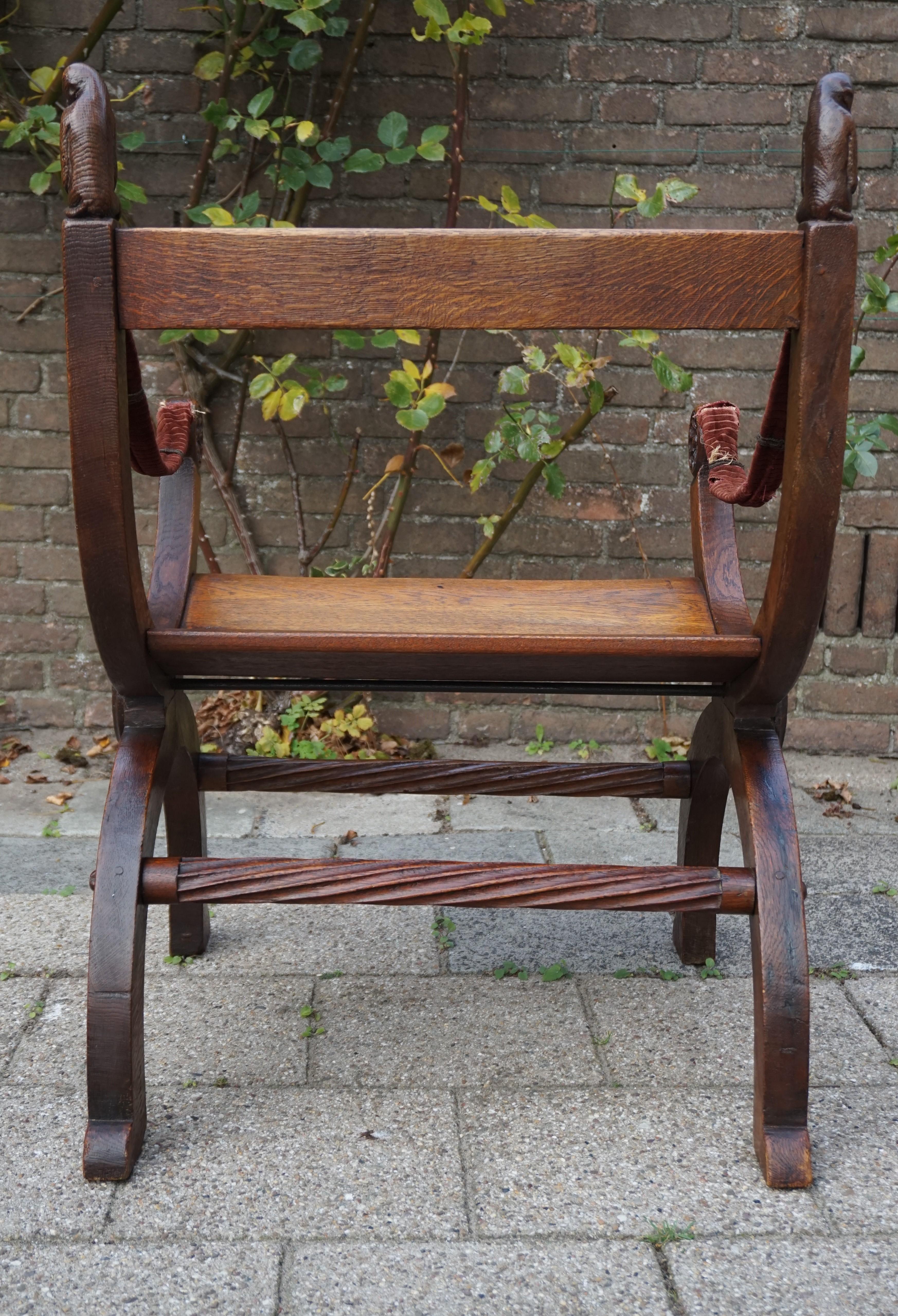 X-Frame-Stuhl mit X-Fuß, Ästhetizismus des 19. Jahrhunderts Handgeschnitzte Affen-Endstücke im Angebot 4