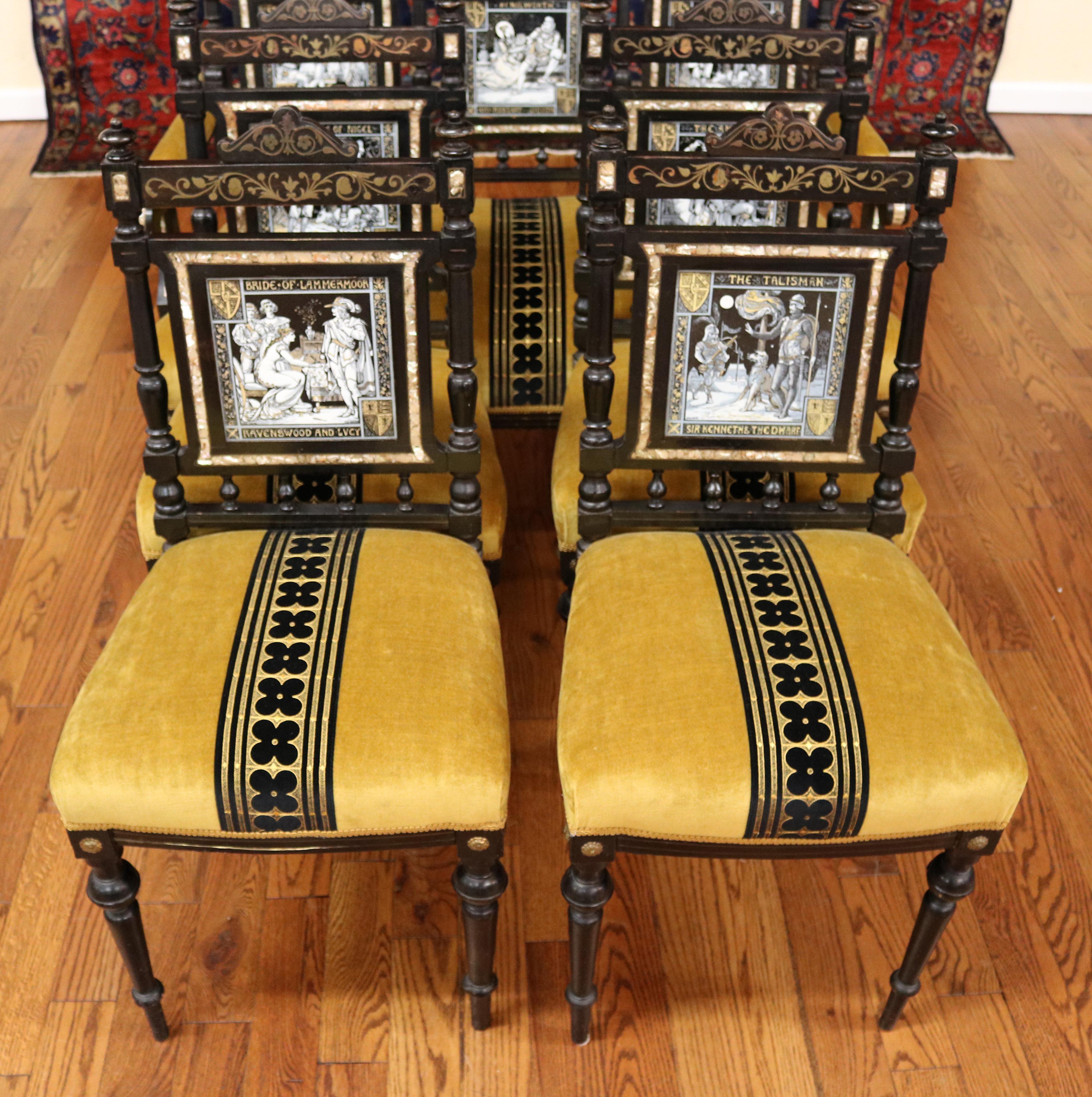 Mouvement esthétique Ensemble de salon victorien du 19ème siècle en banquette et 4 chaises par John Moyr Smith en vente