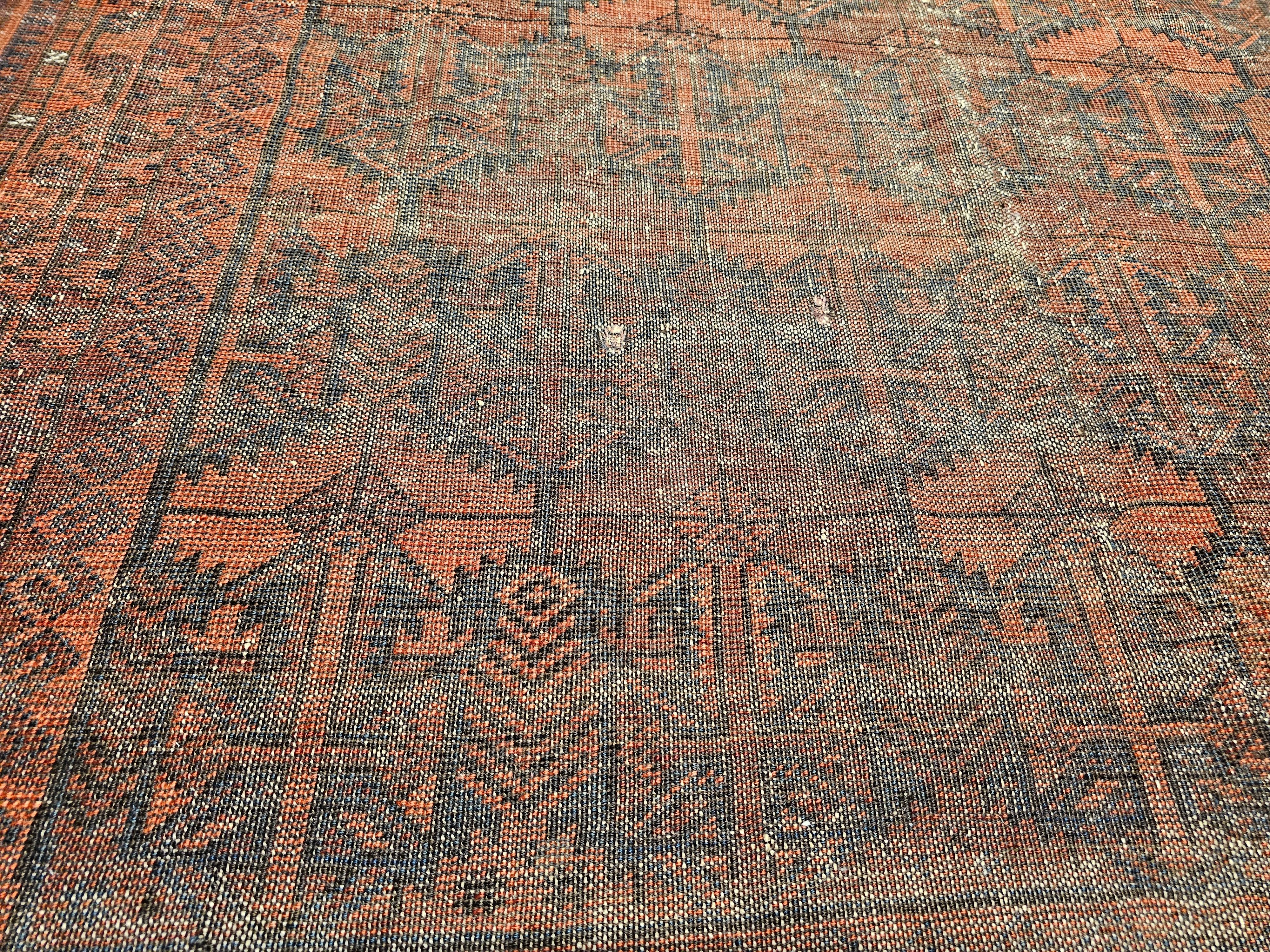Tapis de galerie afghan du 19e siècle à motif géométrique sur toute sa surface en vente 4