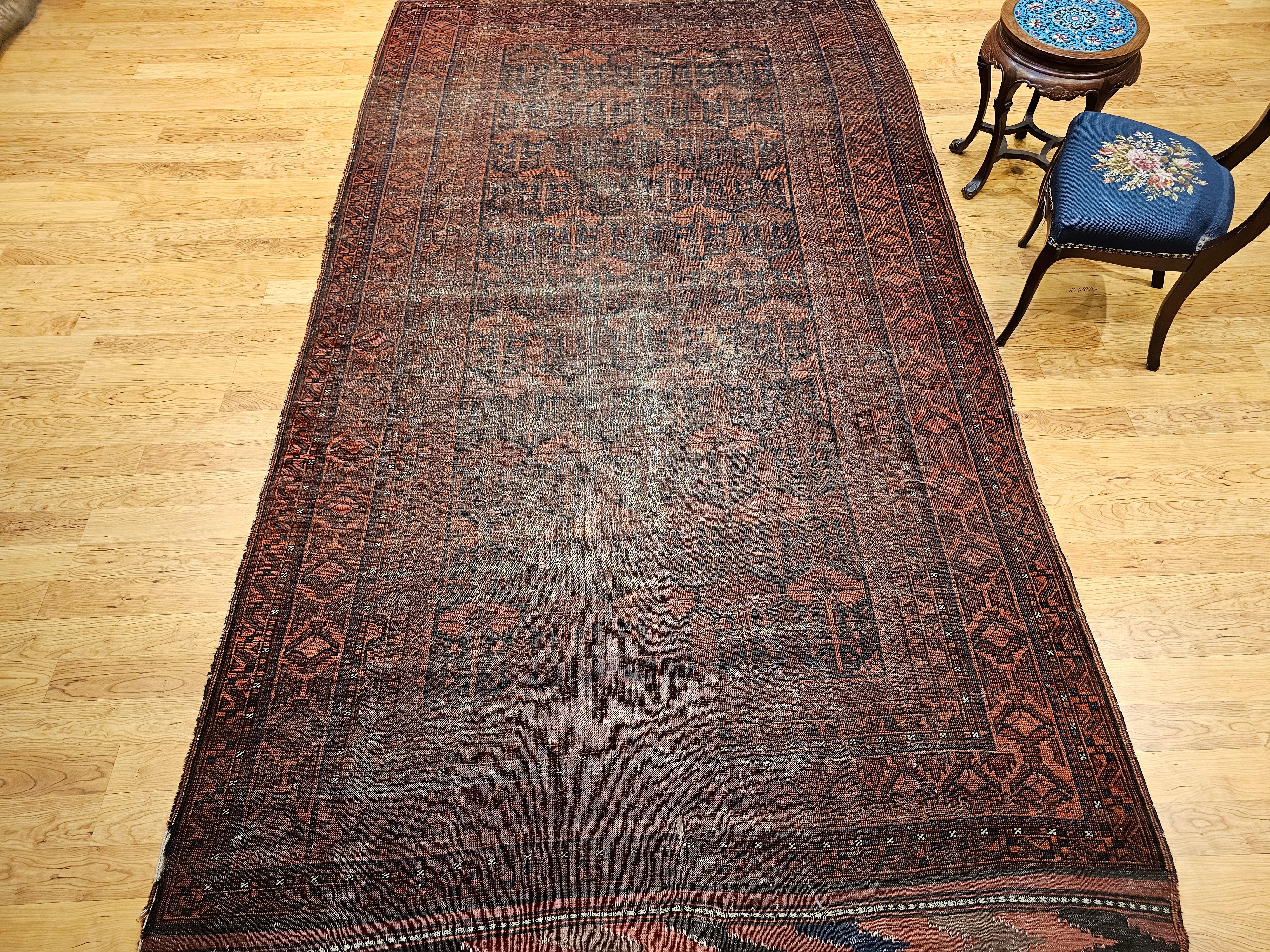 Tapis de galerie afghan du 19e siècle à motif géométrique sur toute sa surface en vente 9