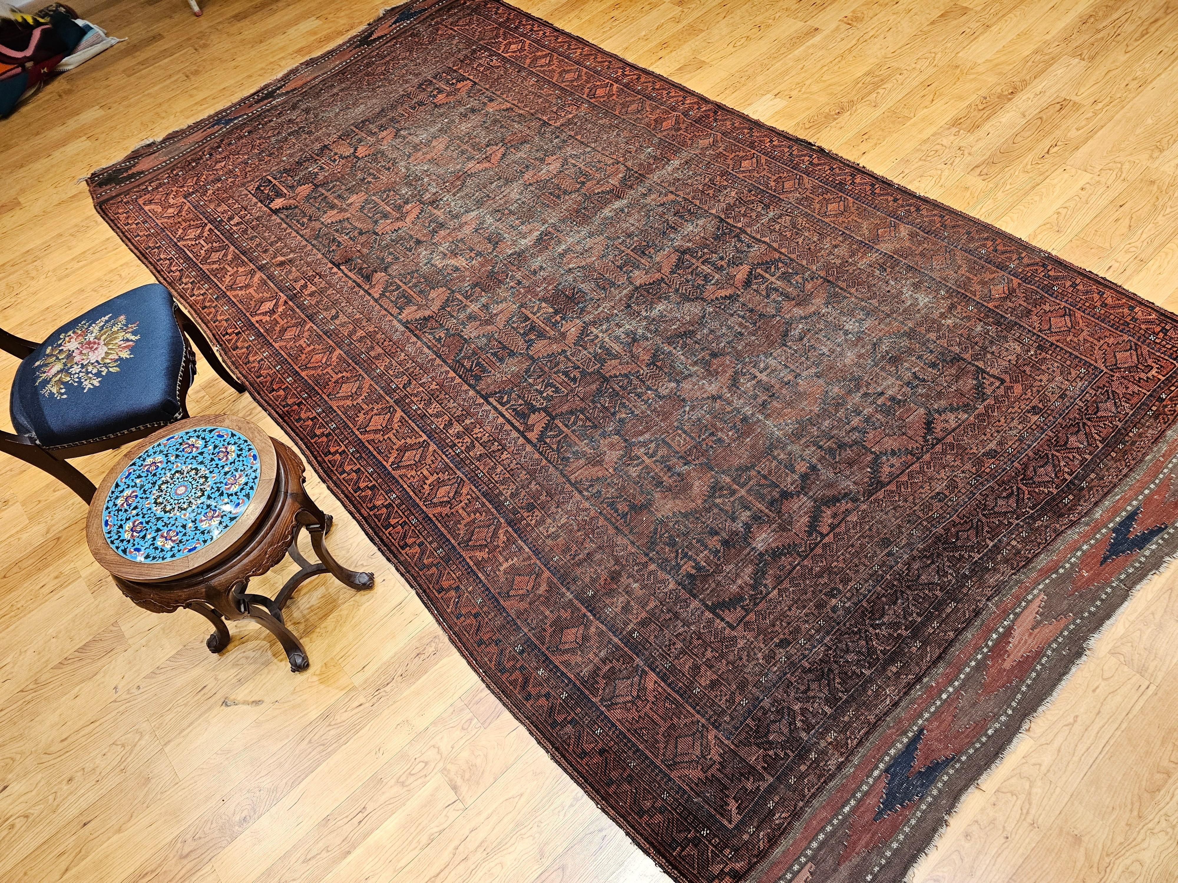 Tapis de galerie afghan du 19e siècle à motif géométrique sur toute sa surface en vente 11