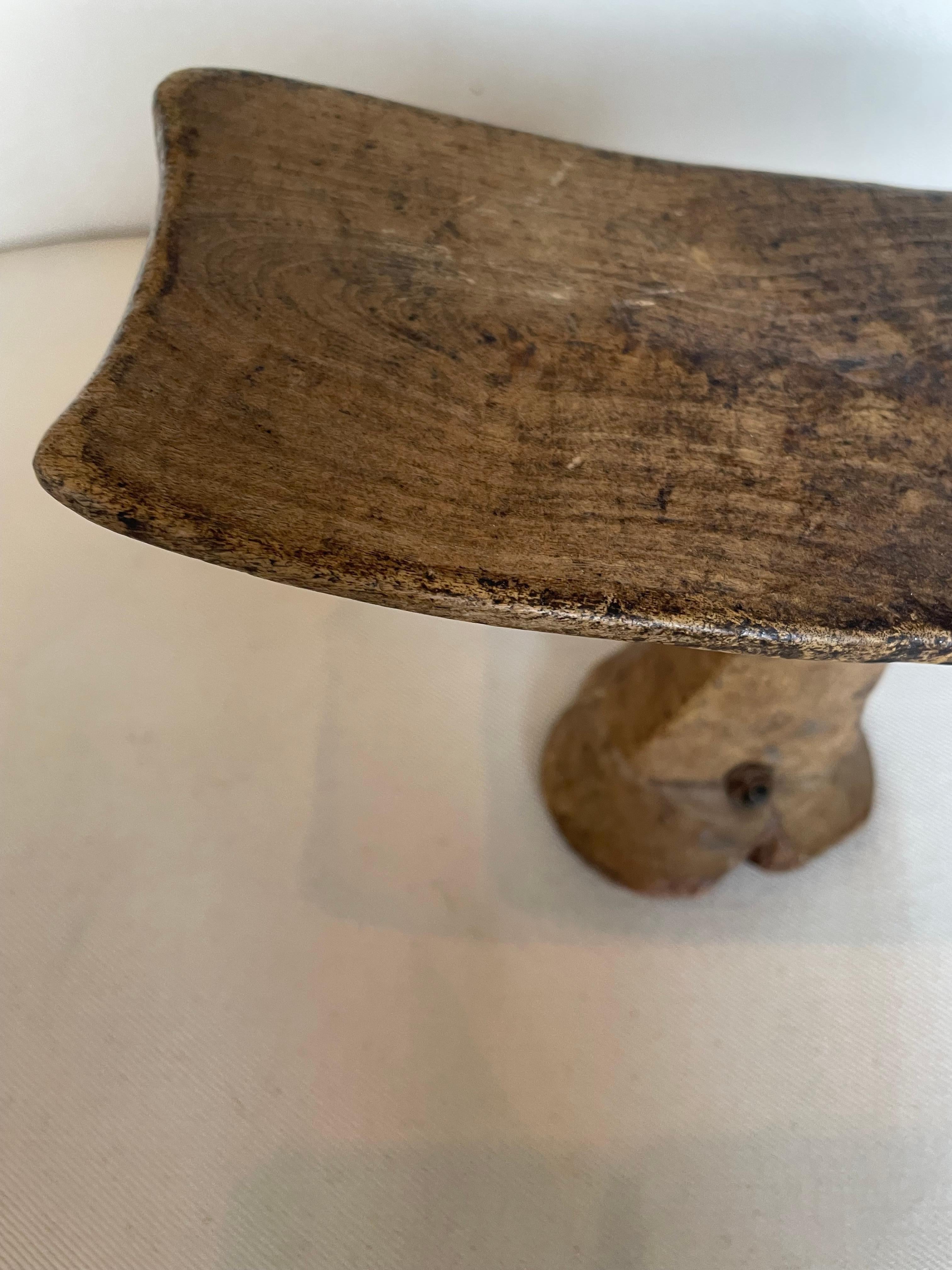 Legno Poggiatesta africano del XIX secolo in vendita