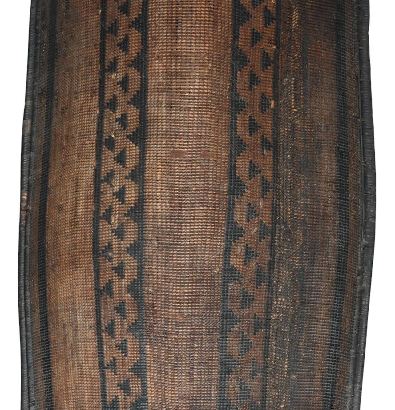 siglo XIX  Escudo africano de mimbre de la tribu Ngombe/Doko, zona de Ubangi RDC en venta 1