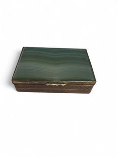 Scatola in agata del XIX secolo con montature in bronzo dorato