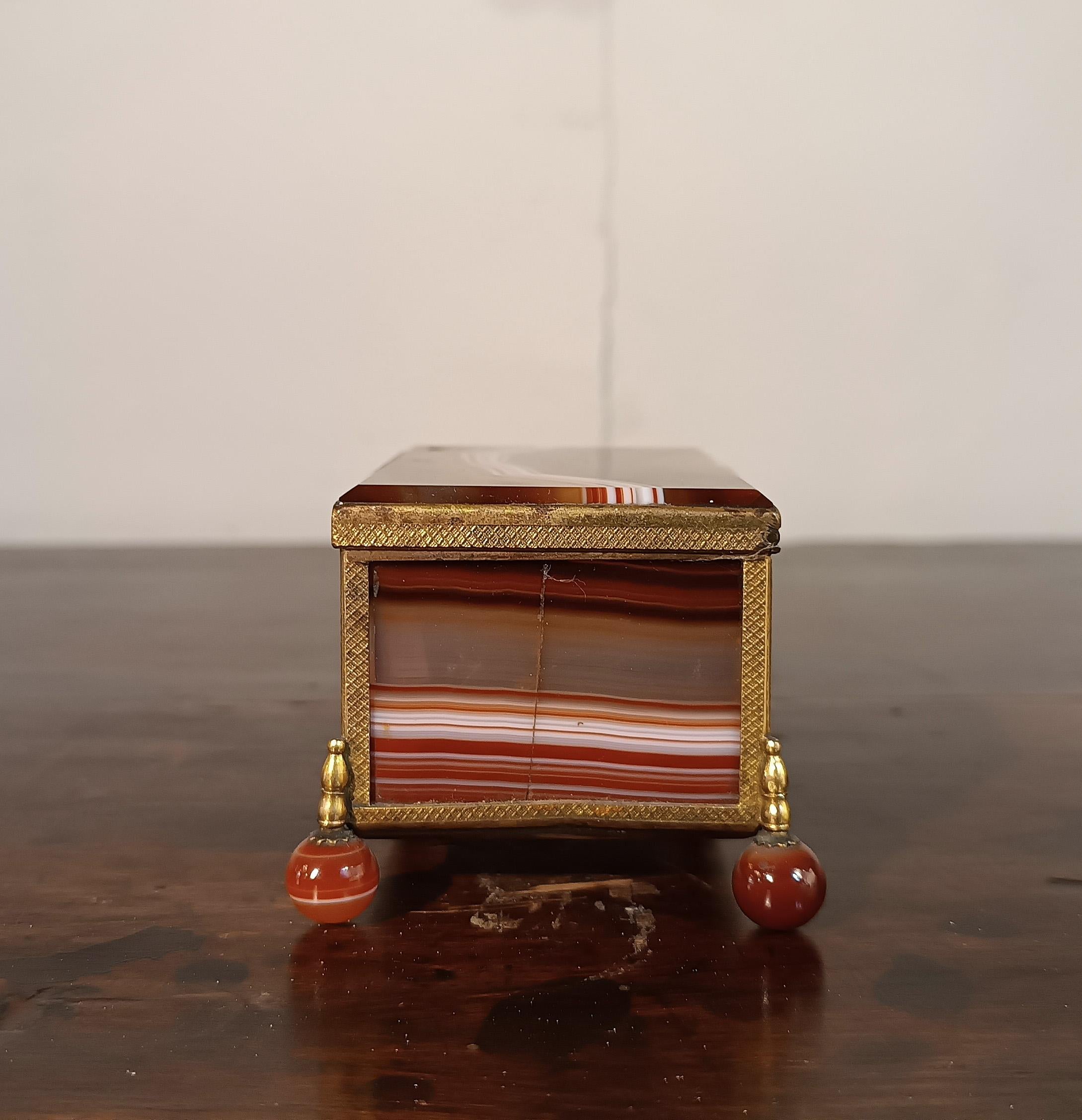 19th Century boîte à bijoux en agate du 19e siècle en vente