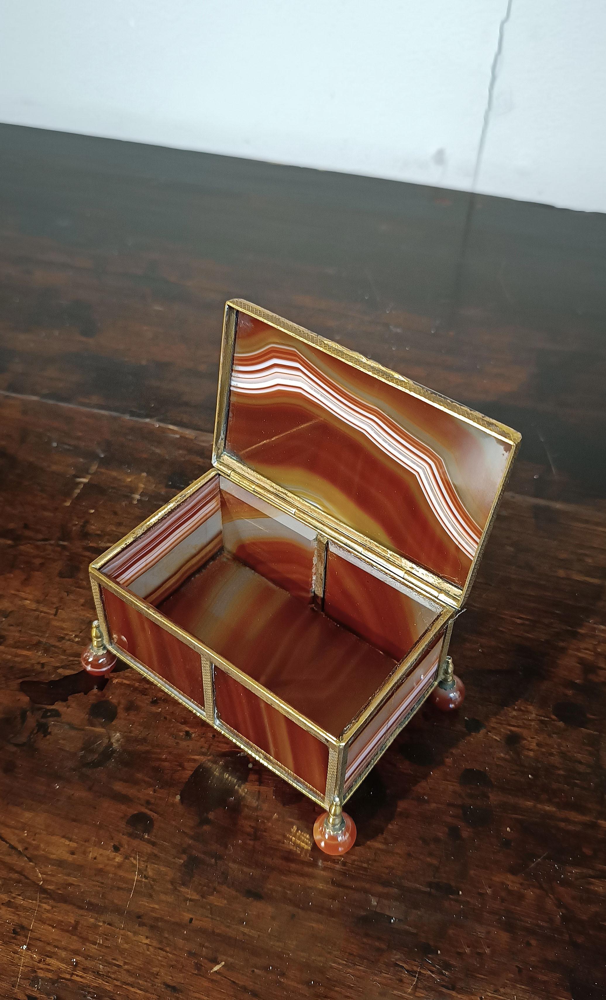 boîte à bijoux en agate du 19e siècle en vente 1