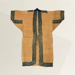Robe Ainu Attus du 19e siècle sur support mural personnalisé