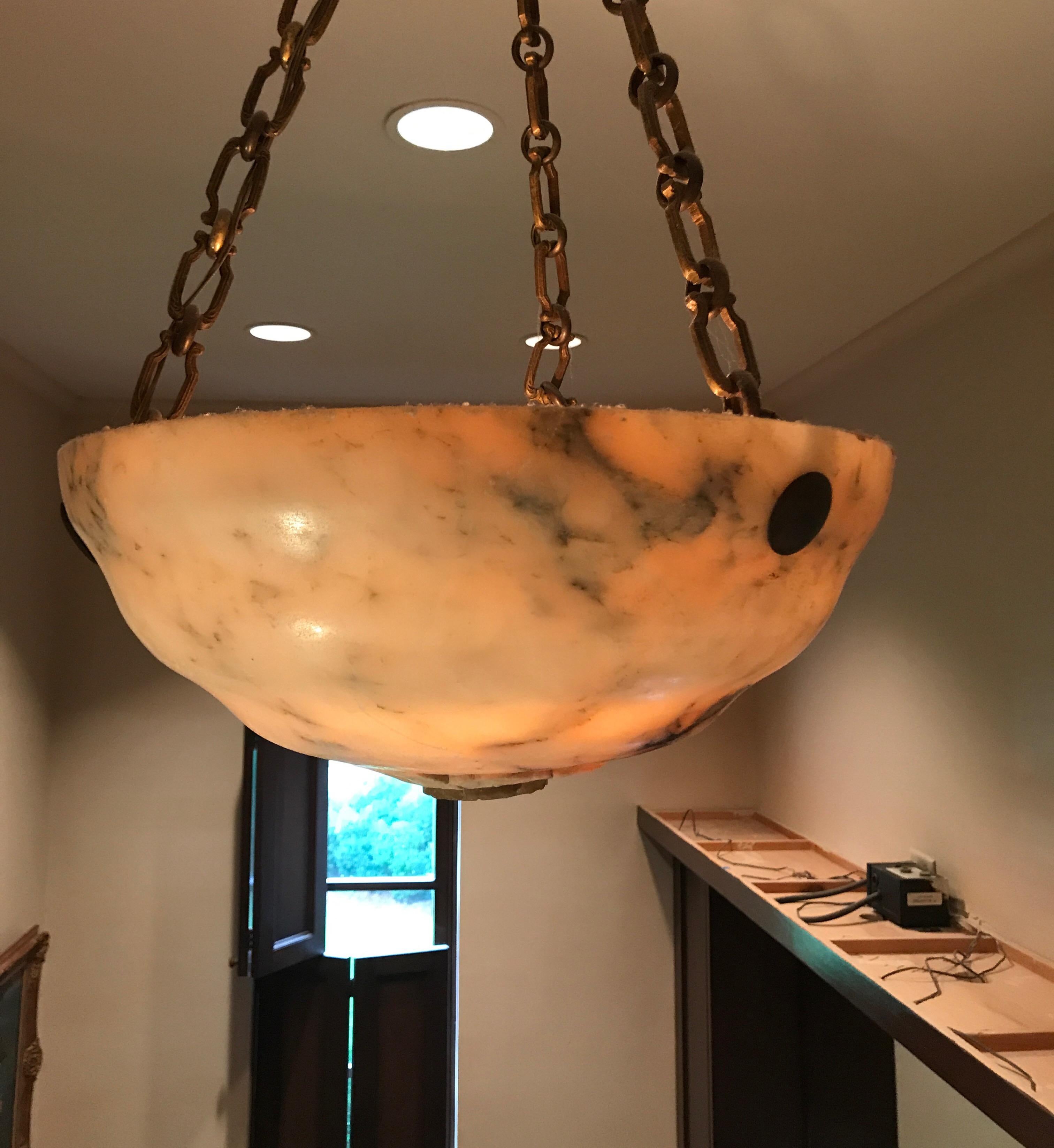 19th Century Alabaster Bowl Chandelier with Brass Link Chain In Good Condition For Sale In Nashville, TN
