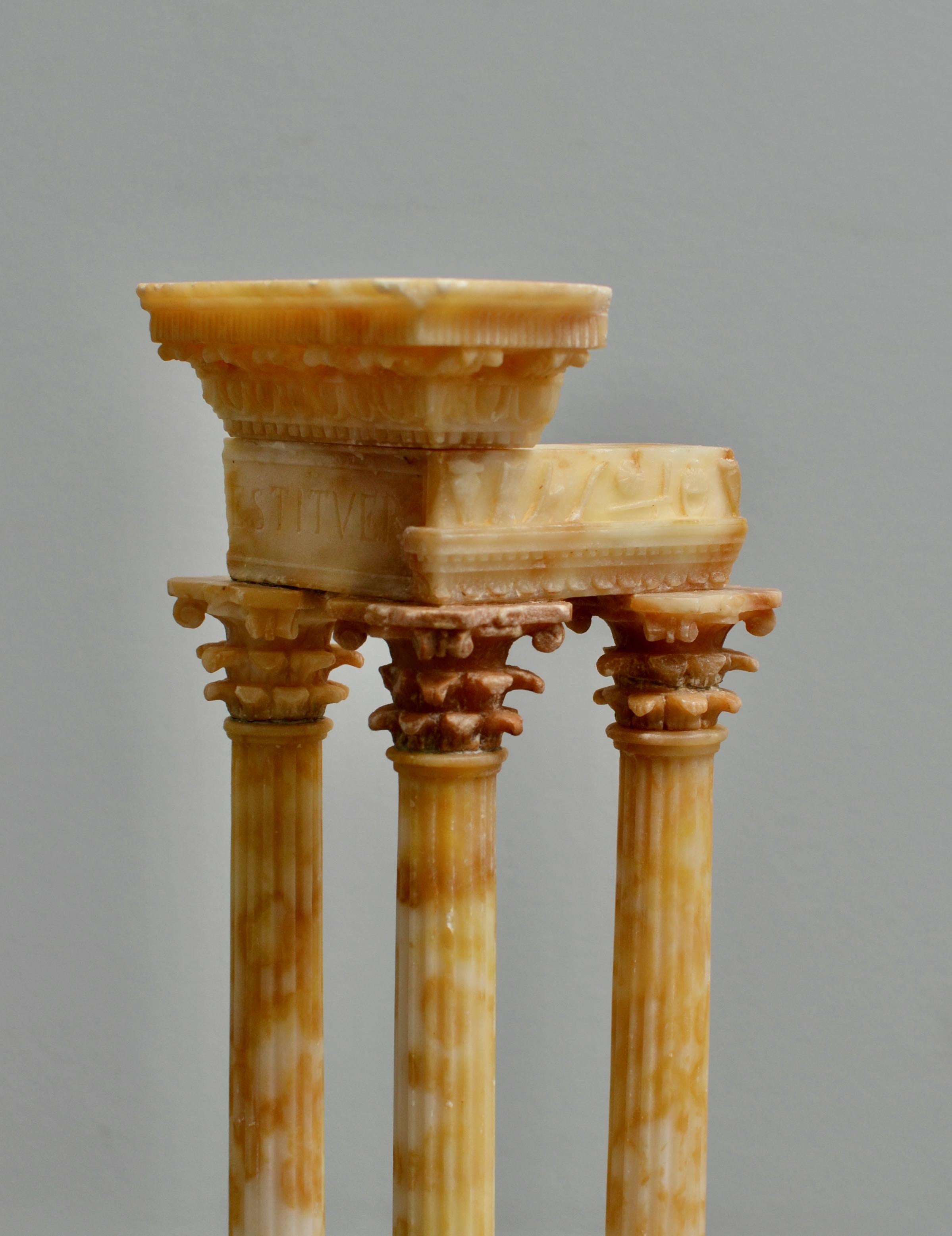 Scultura Grand Tour in alabastro del XIX secolo raffigurante il Tempio di Vespasiano e Tito in vendita 7