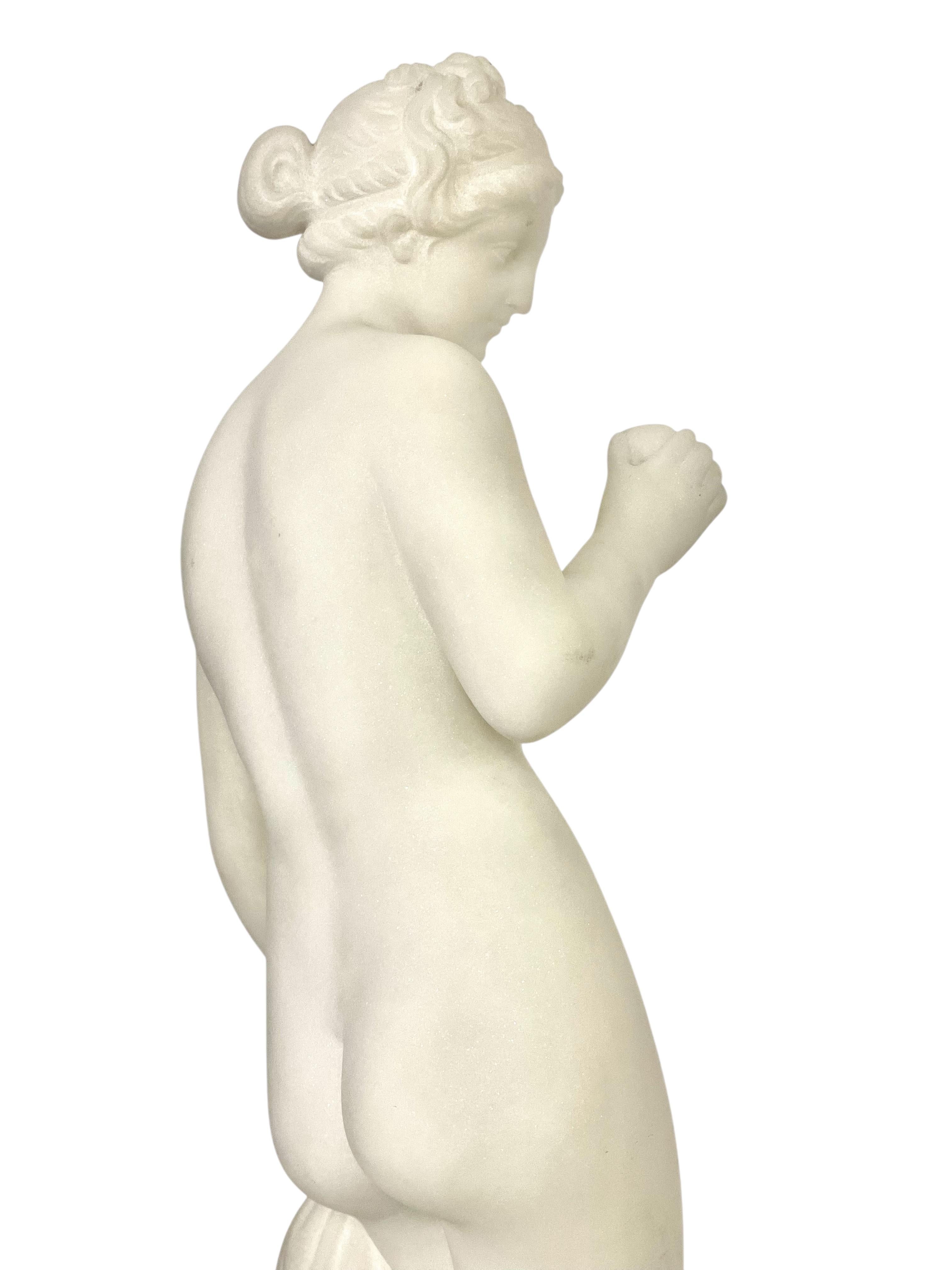 Sculpture en albâtre du 19ème siècle d'après Falconet « La Baigneuse » en vente 6
