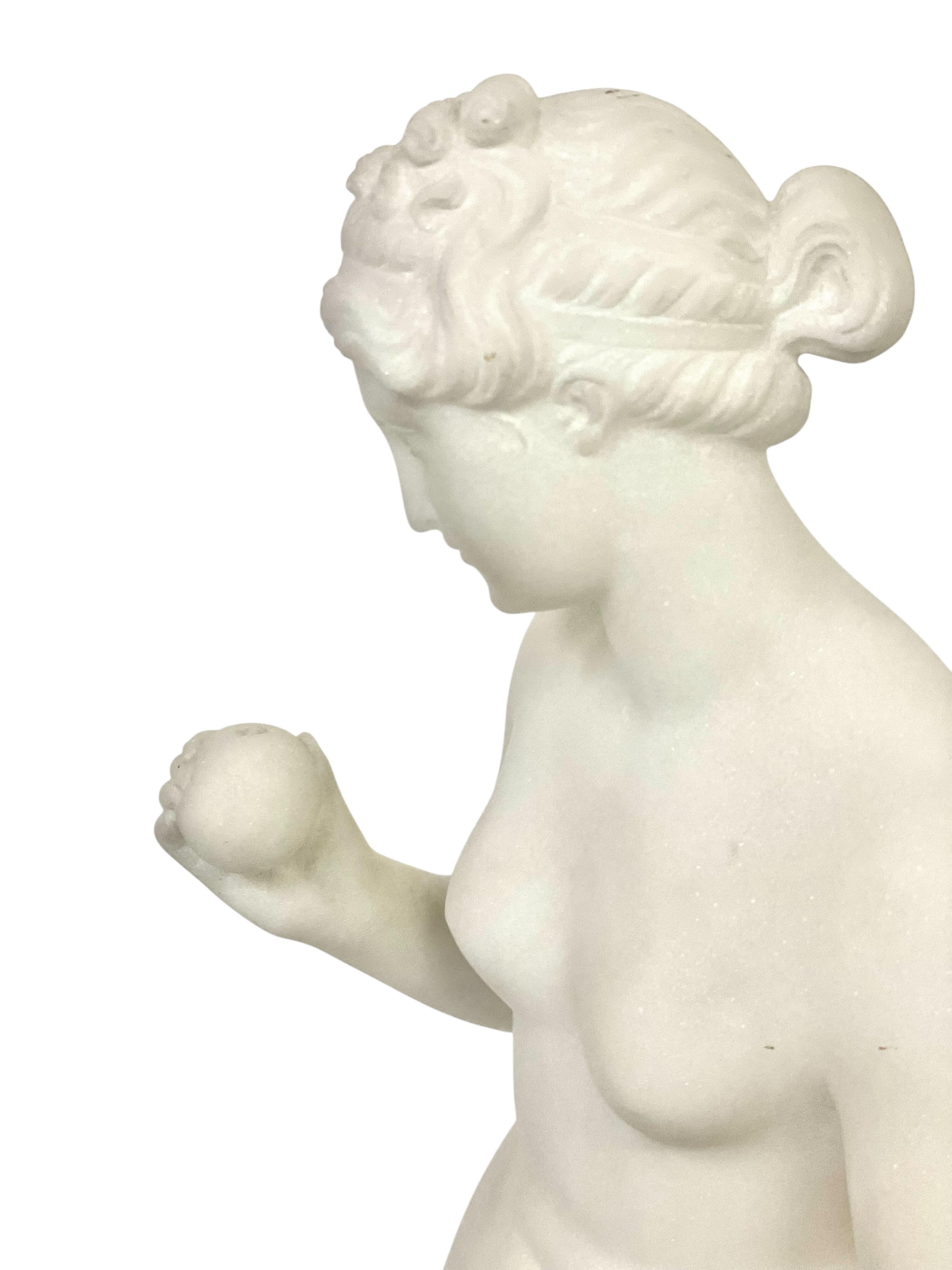Sculpture en albâtre du 19ème siècle d'après Falconet « La Baigneuse » en vente 7