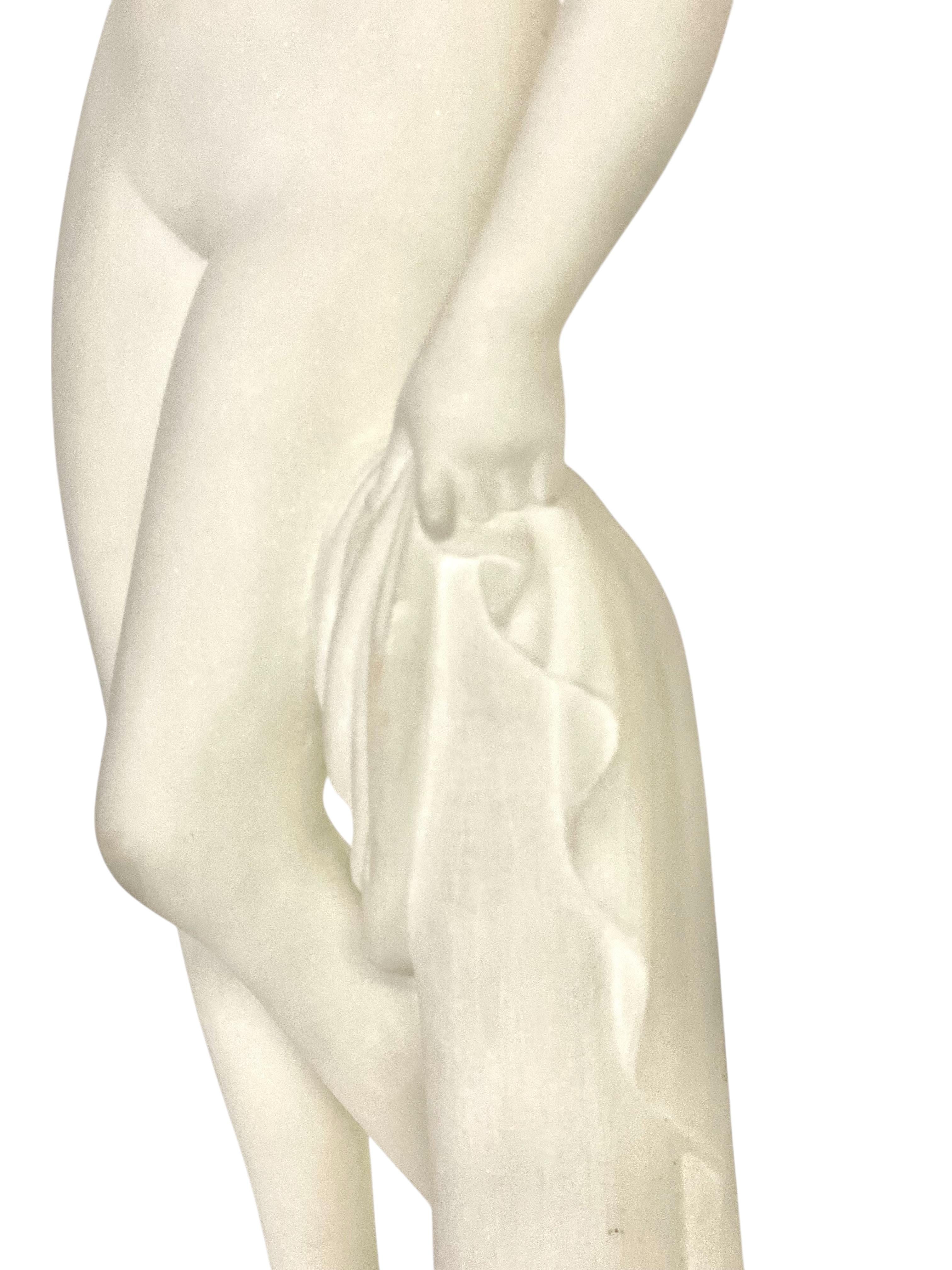 Sculpture en albâtre du 19ème siècle d'après Falconet « La Baigneuse » en vente 8