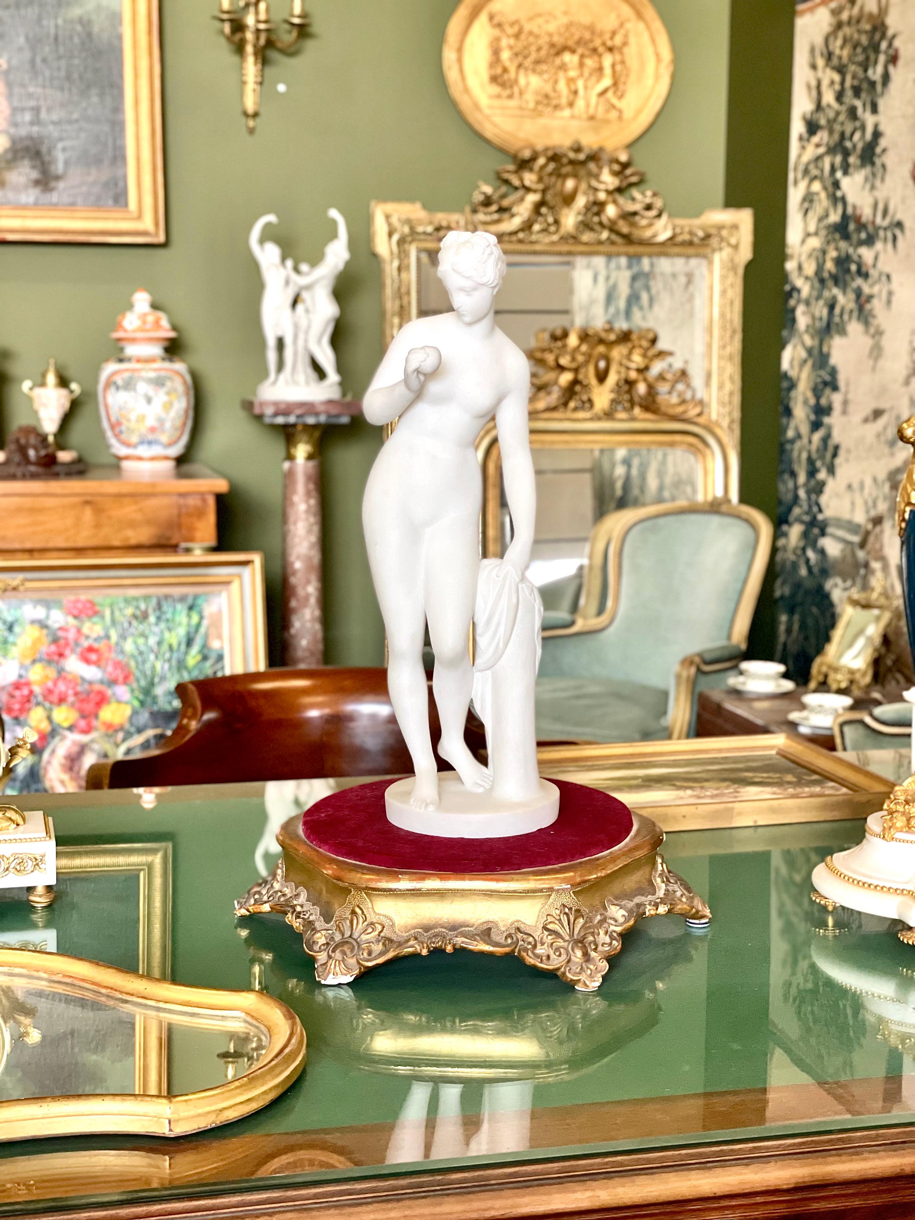 Sculpture en albâtre du 19ème siècle d'après Falconet « La Baigneuse » en vente 10