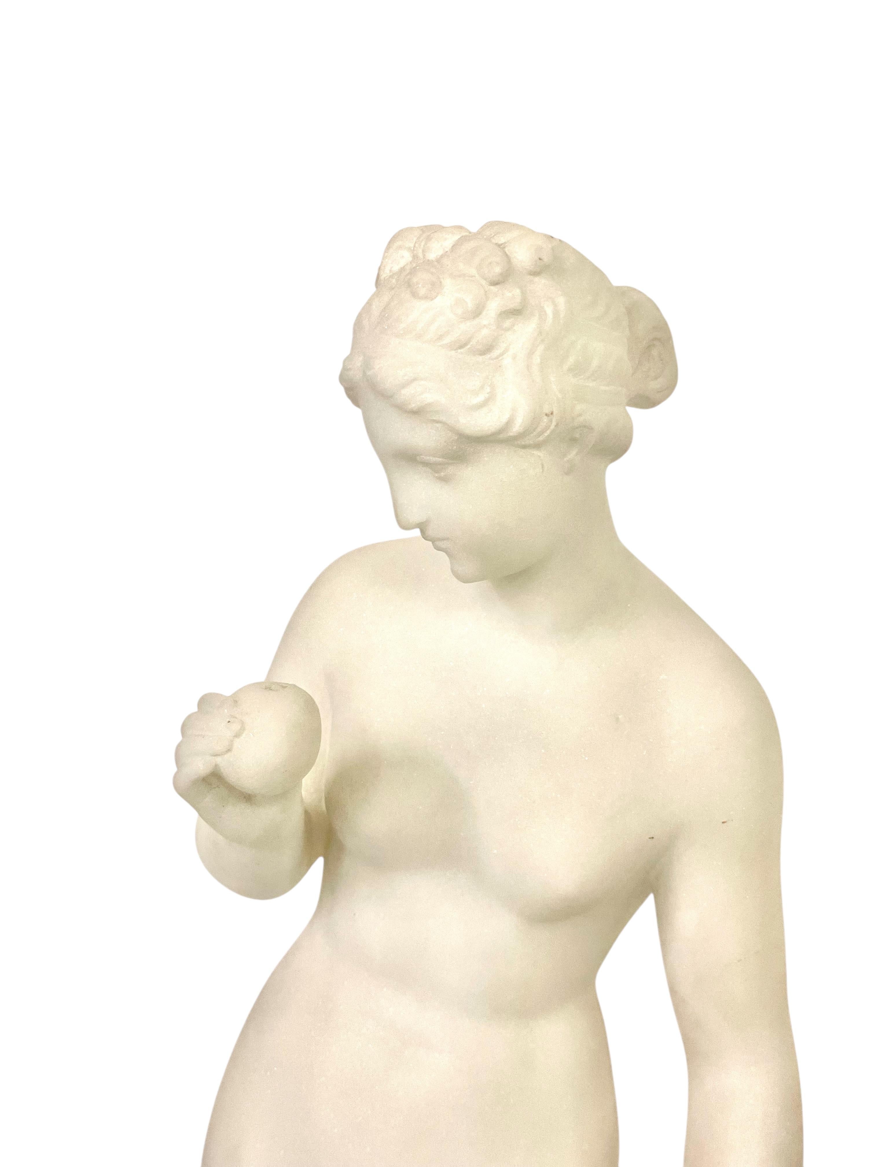 Sculpture en albâtre du 19ème siècle d'après Falconet « La Baigneuse » Bon état - En vente à LA CIOTAT, FR