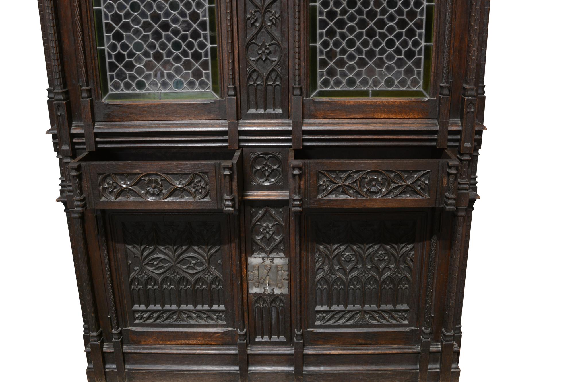 19th Century Amazing Gothic Revival Bookcase For Sale 4