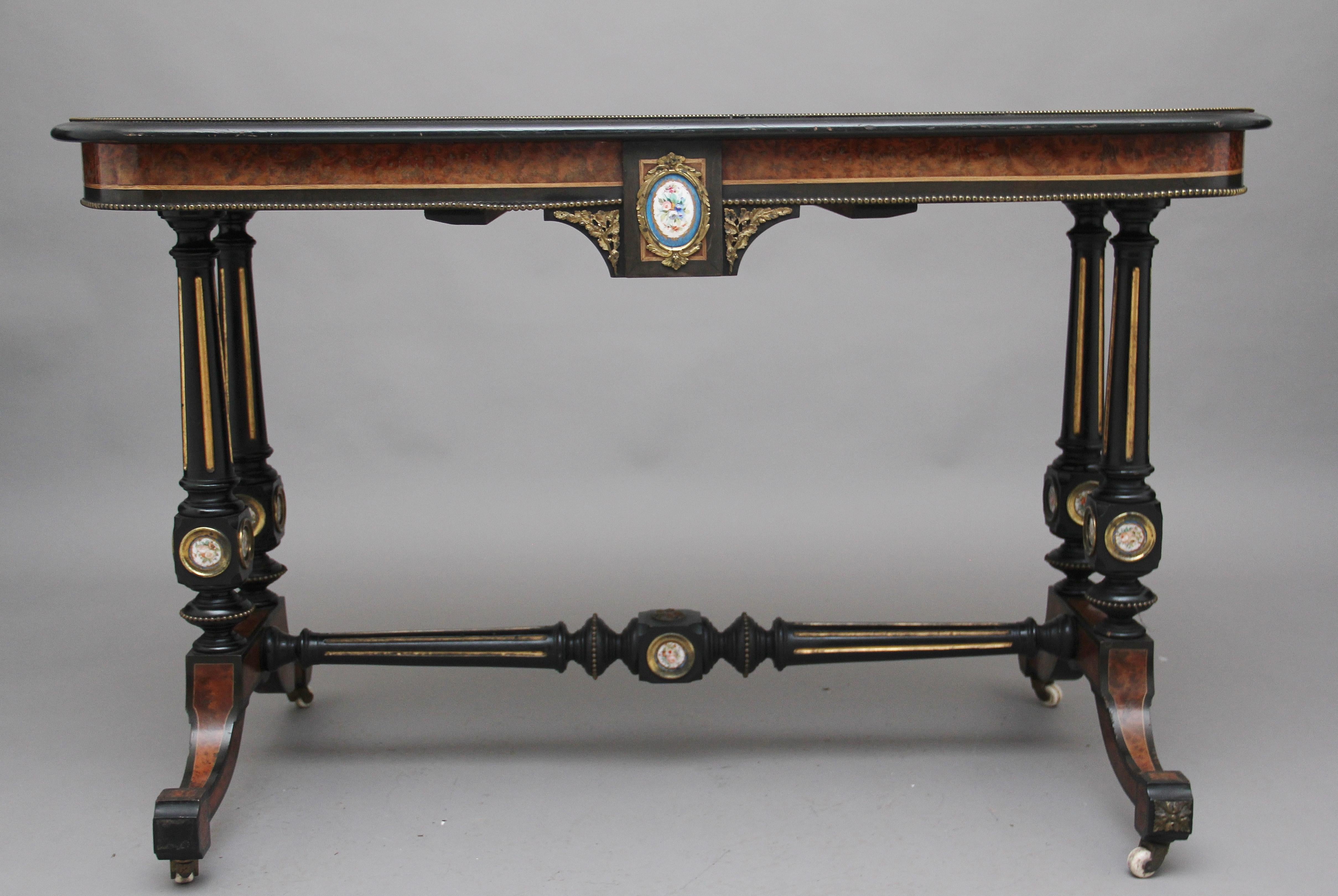 19th Century Amboyna and Ebonised Sofa Table In Good Condition For Sale In Martlesham, GB