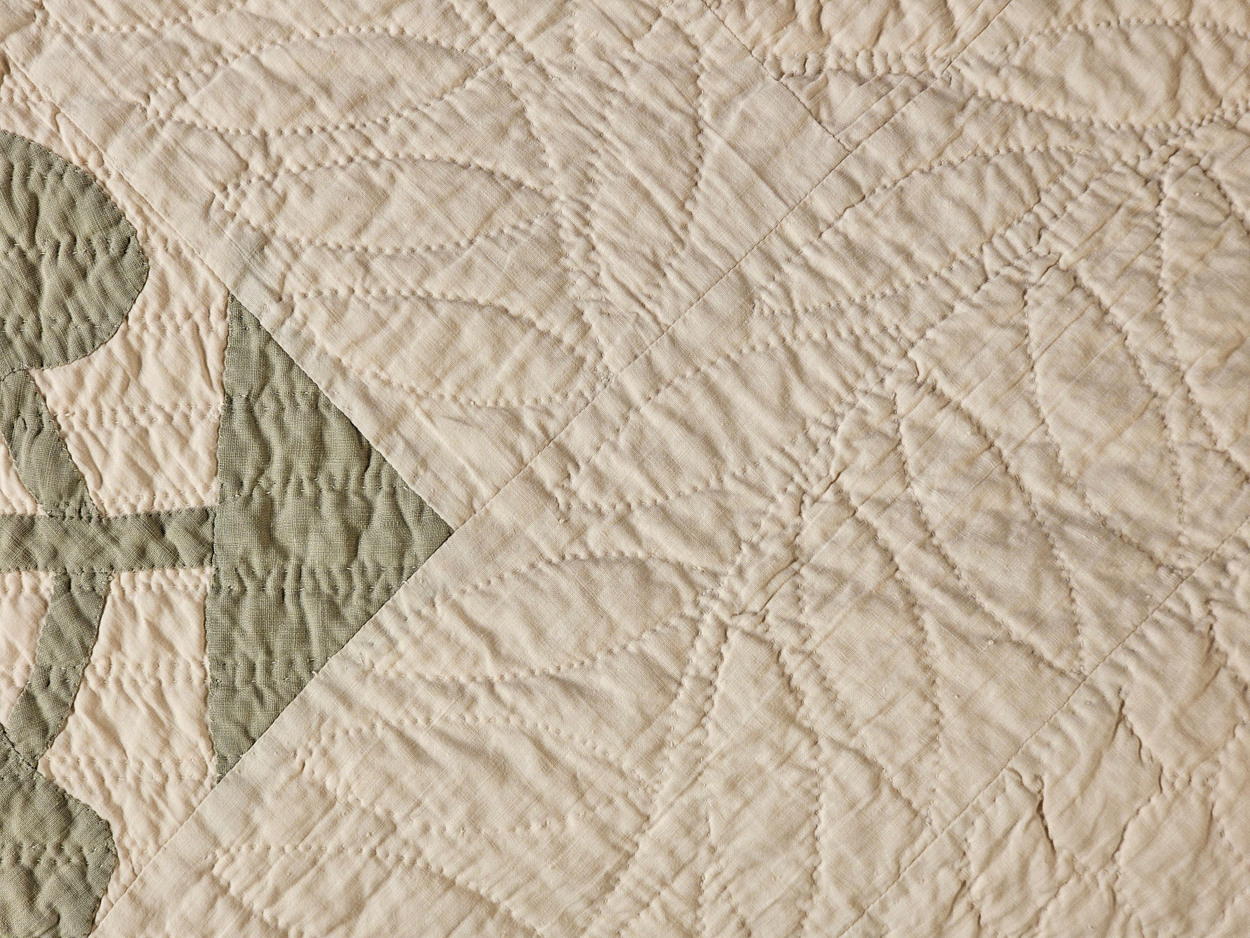 19th Century American Applique Quilt in Floral Pattern in Ivory, Red, and Green 6