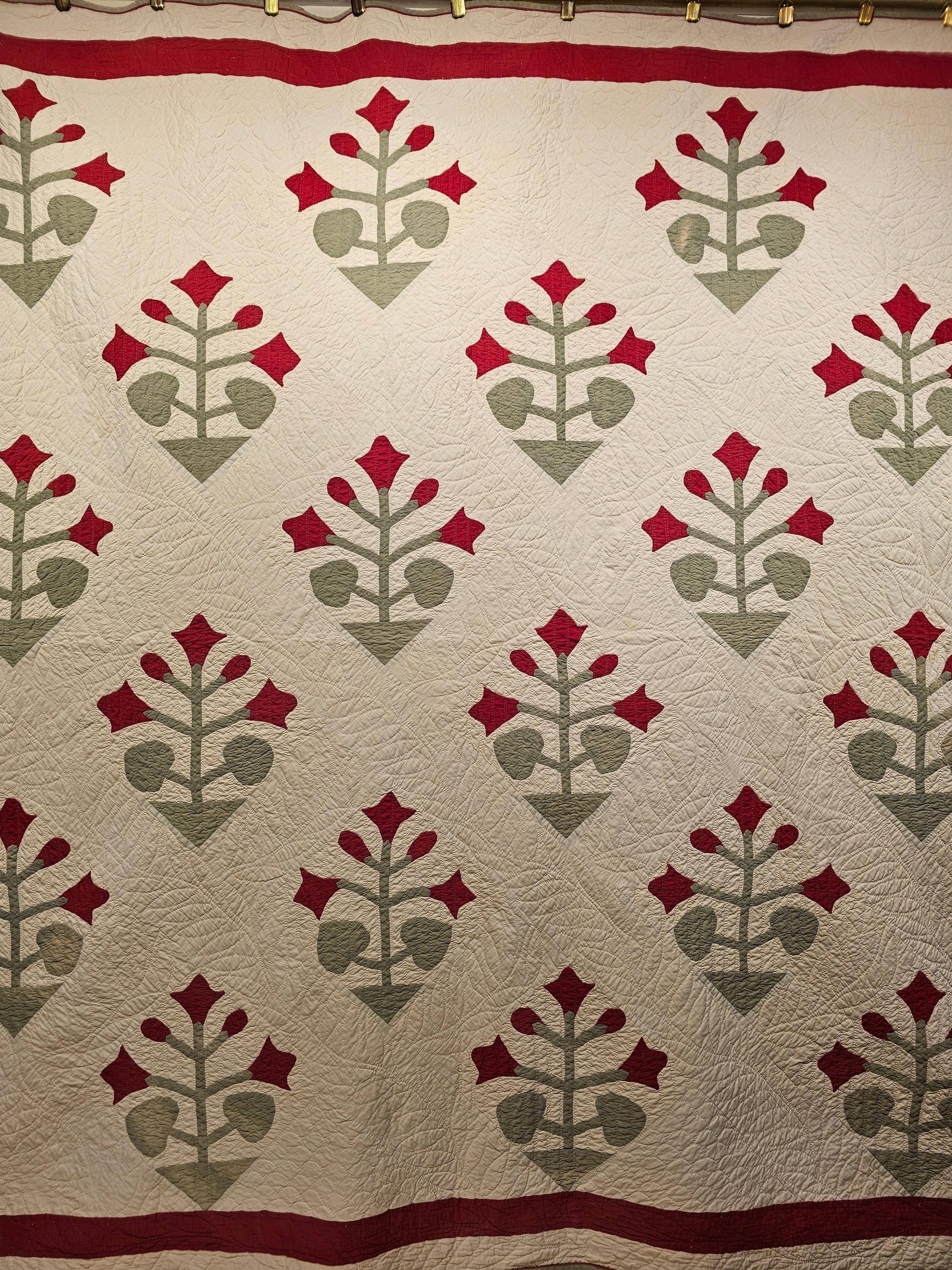 Appliqué 19th Century American Applique Quilt in Floral Pattern in Ivory, Red, and Green