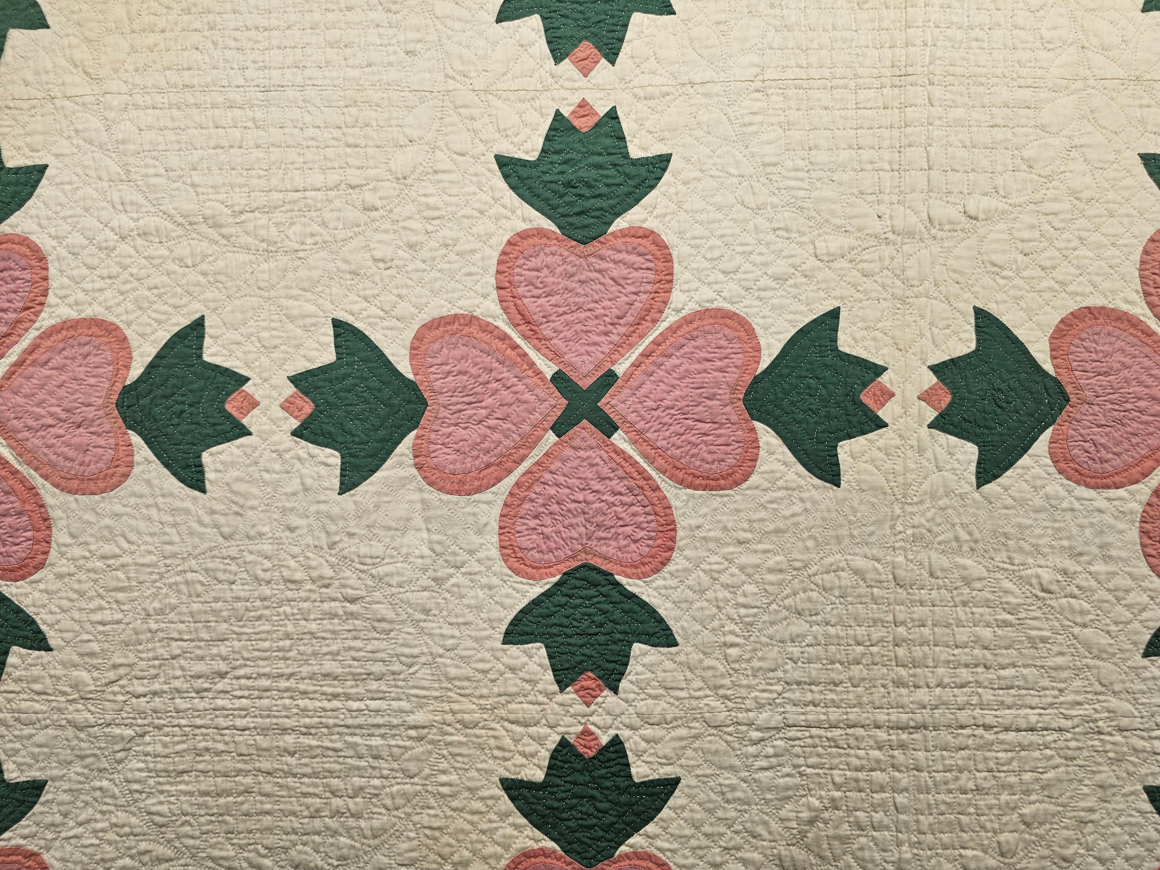 19th Century American Applique Quilt in Hearts and Tulips Pattern in Ivory, Pink For Sale 1