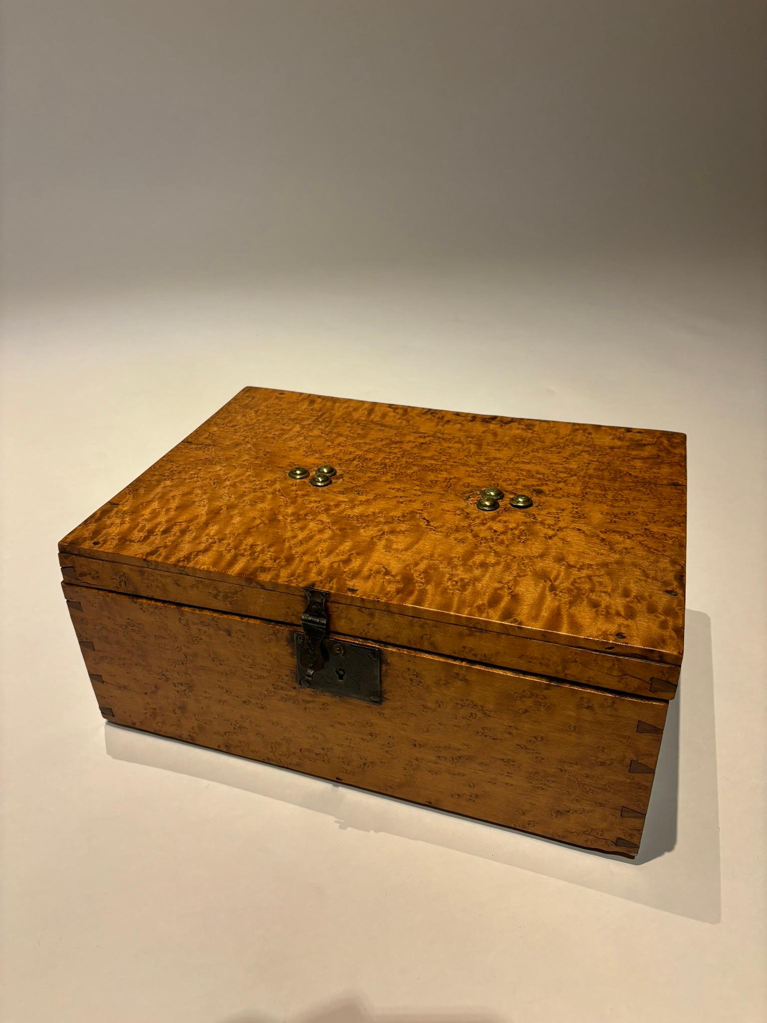 Folk Art 19th Century American Birds Eye Maple Wood Box For Sale