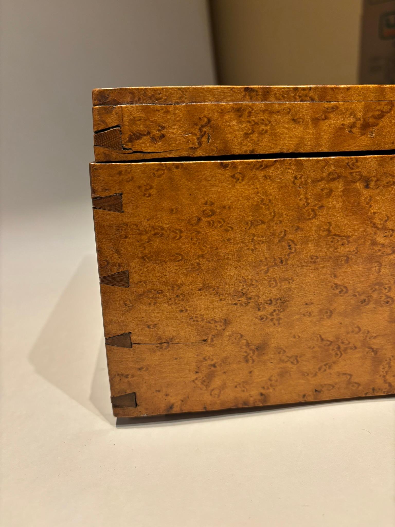 19th Century American Birds Eye Maple Wood Box For Sale 1