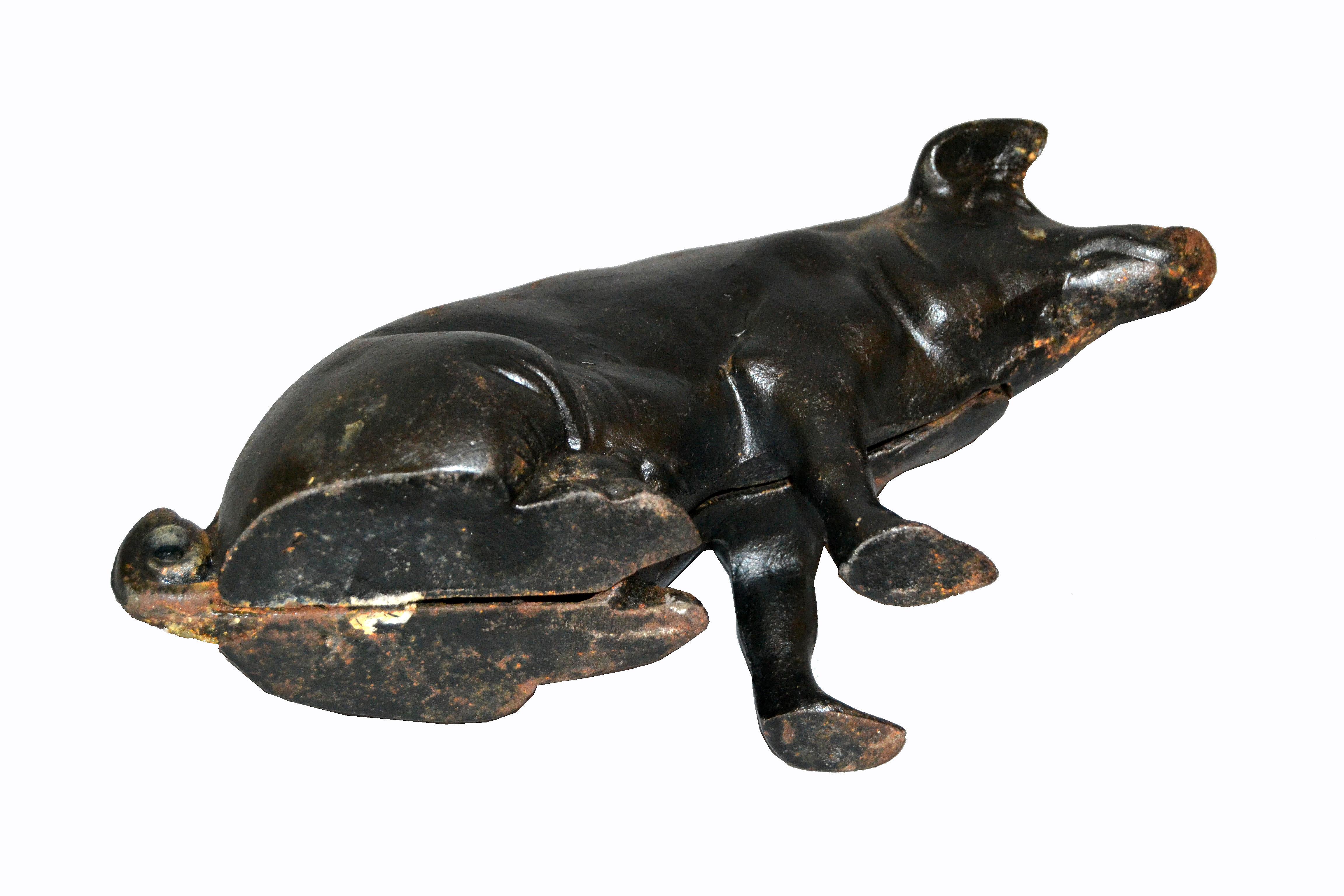 19th Century American Black Cast Iron Piggy Bank Money Box Animal Sculpture In Distressed Condition For Sale In Miami, FL