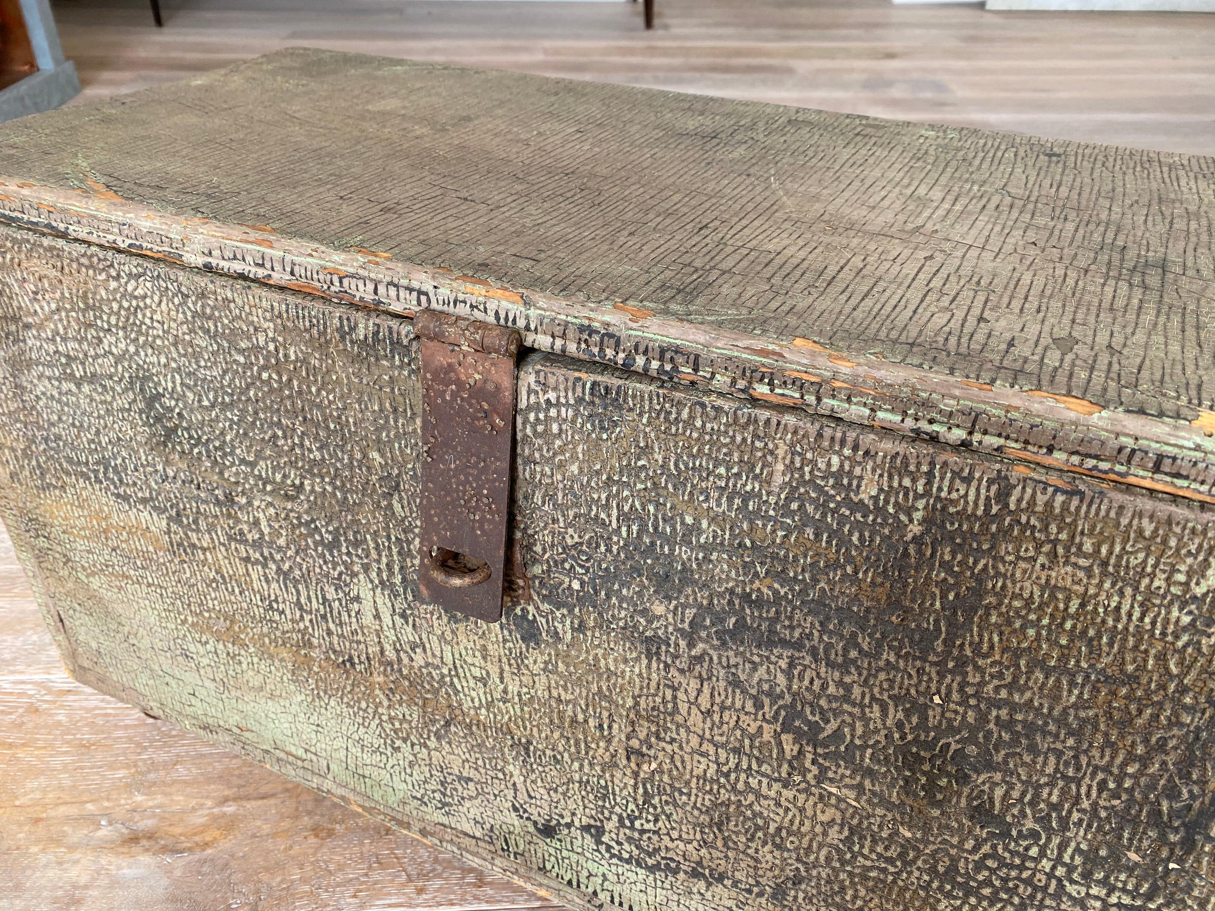 19th Century American Box on Castors In Distressed Condition In Stockton, NJ