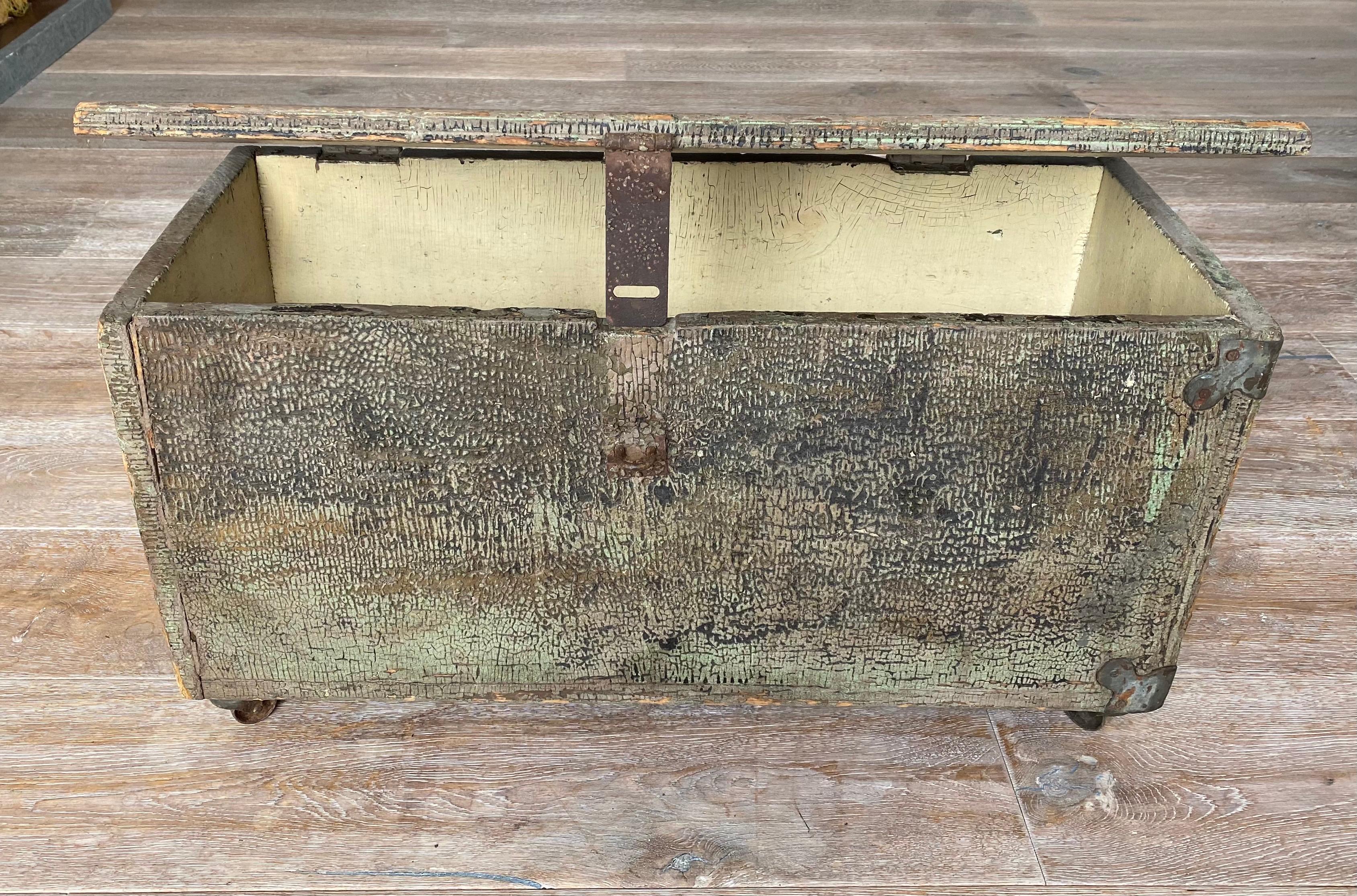 19th Century American Box on Castors 1