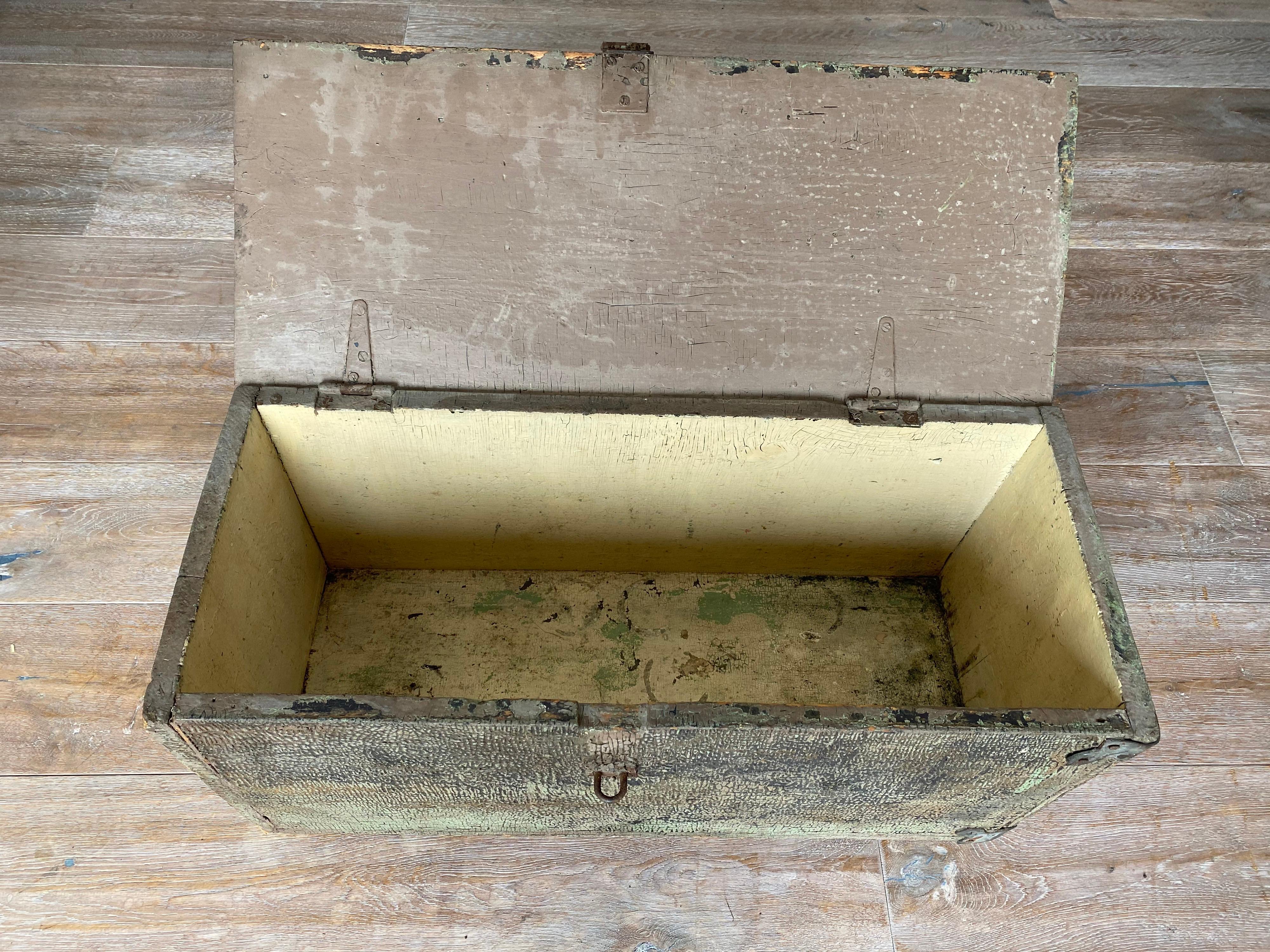 19th Century American Box on Castors 2