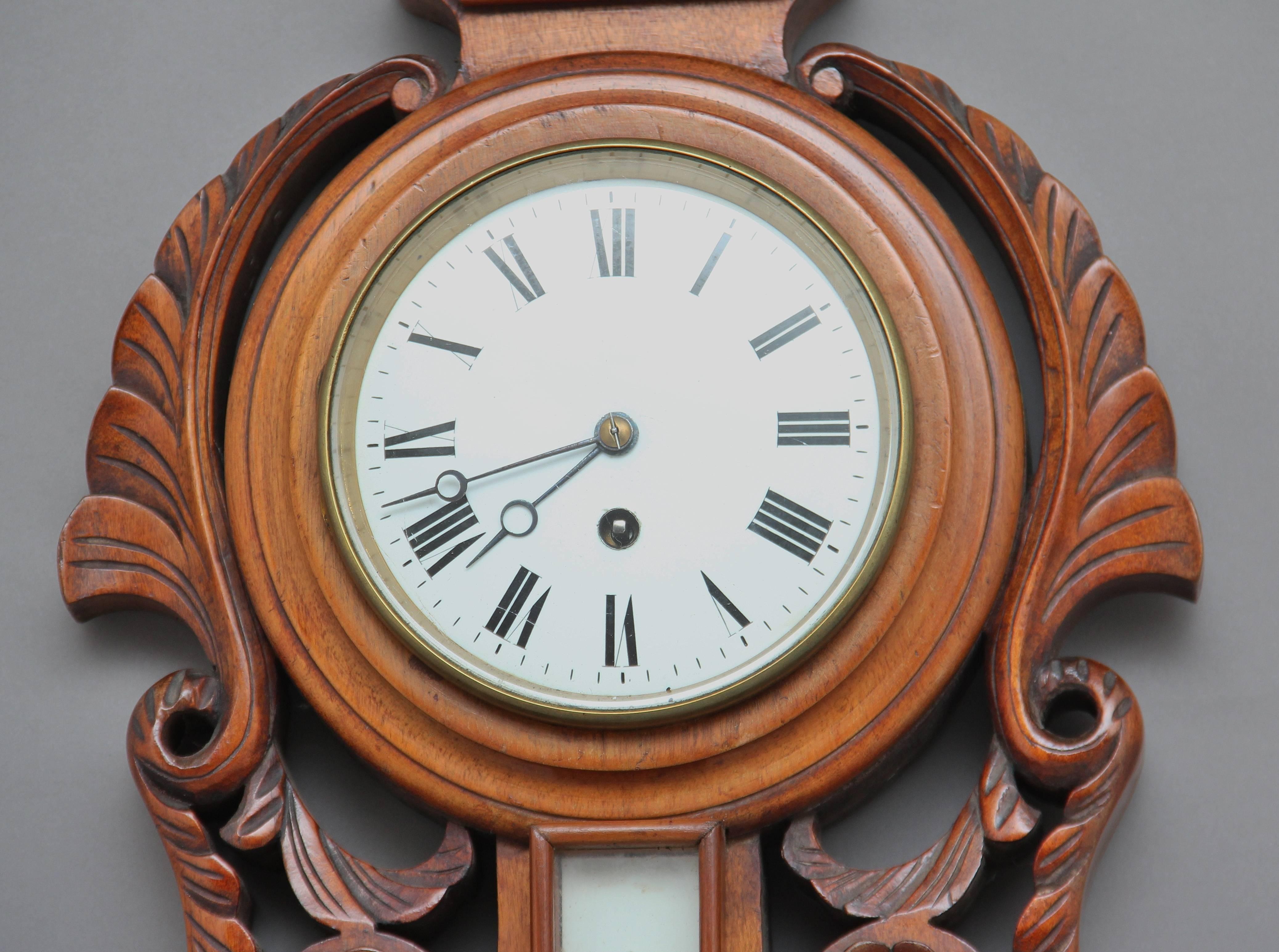 Amerikanisches geschnitztes Barometer aus Nussbaumholz aus dem 19. (Spätes 19. Jahrhundert) im Angebot