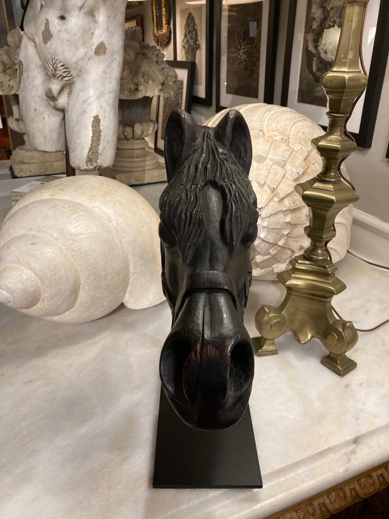 Tête de cheval américaine en bois sculpté du 19ème siècle  en vente 8