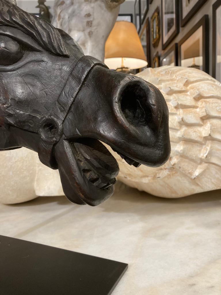 Tête de cheval américaine en bois sculpté du 19ème siècle  en vente 1