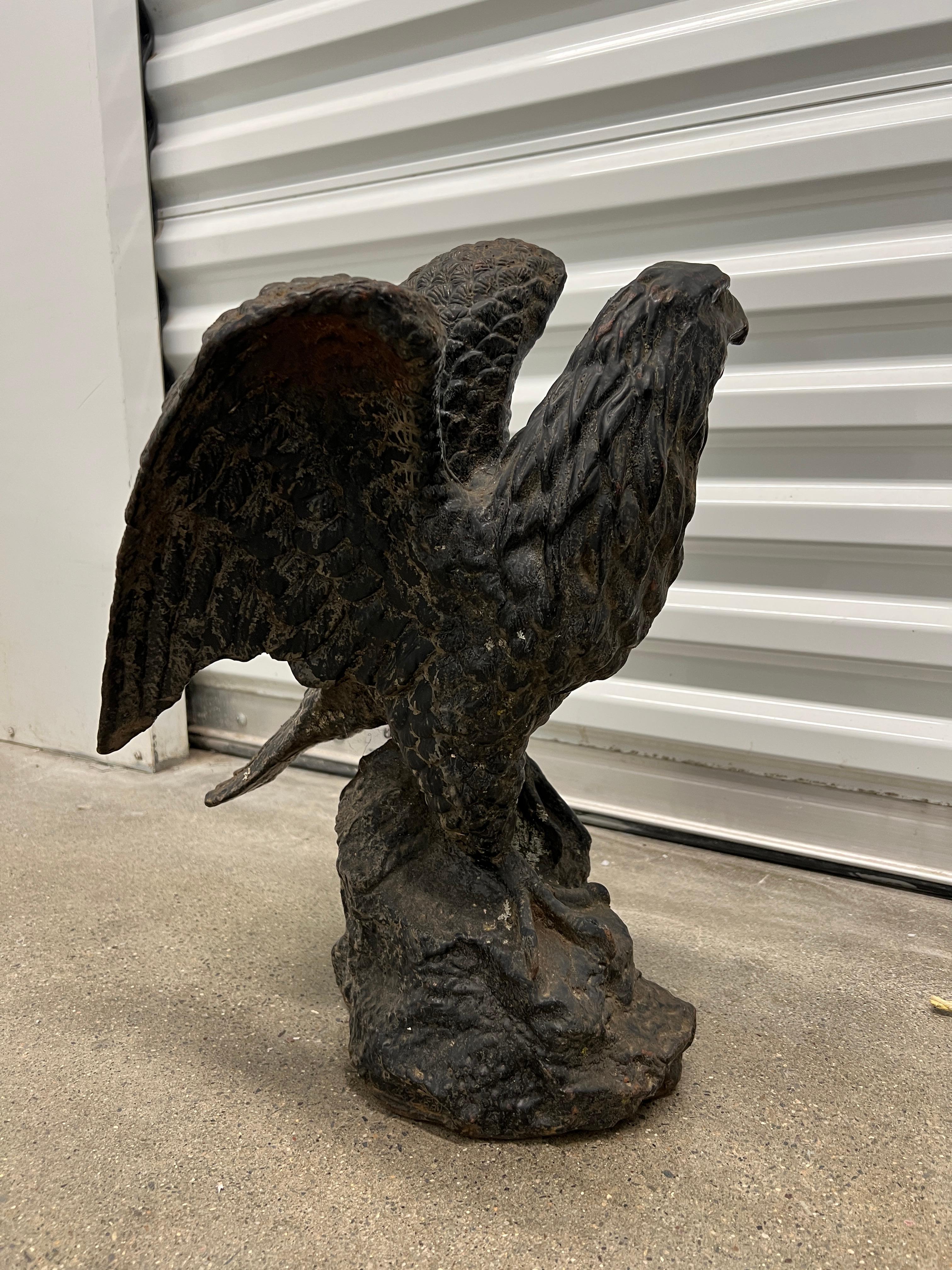 Américain Sculpture d'aigle de pilote américaine en fonte du 19ème siècle, vers 1880 en vente