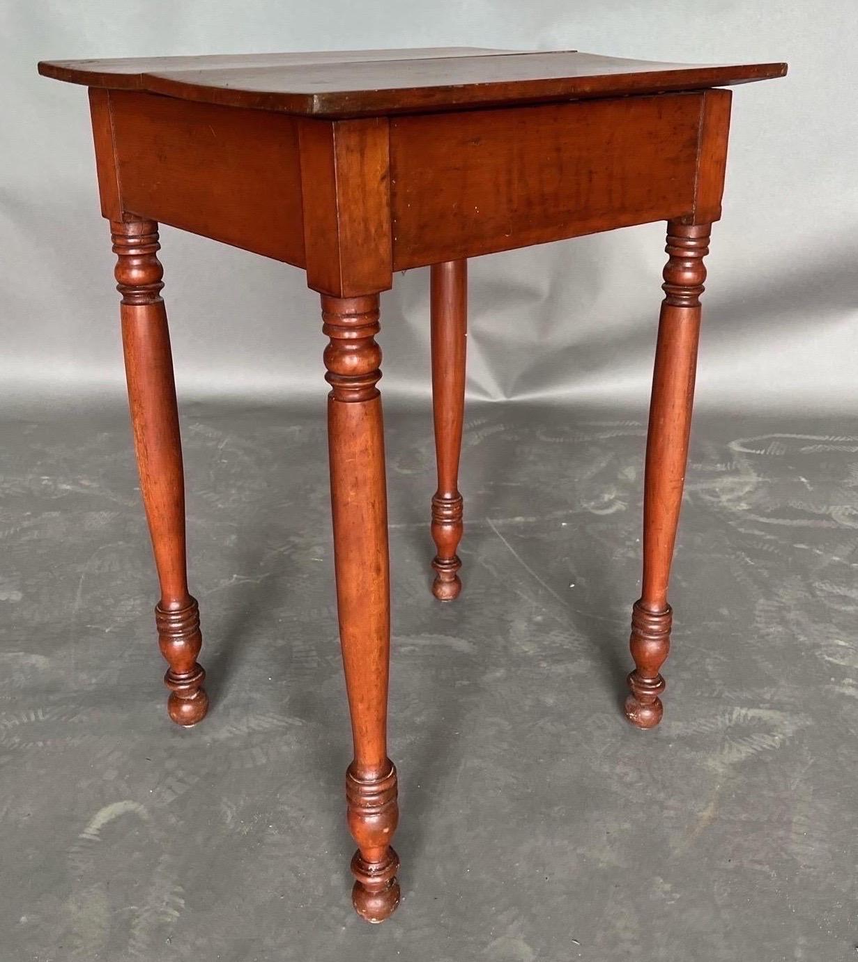 19th Century American cherry one drawer stand with turned legs and feet  For Sale 5