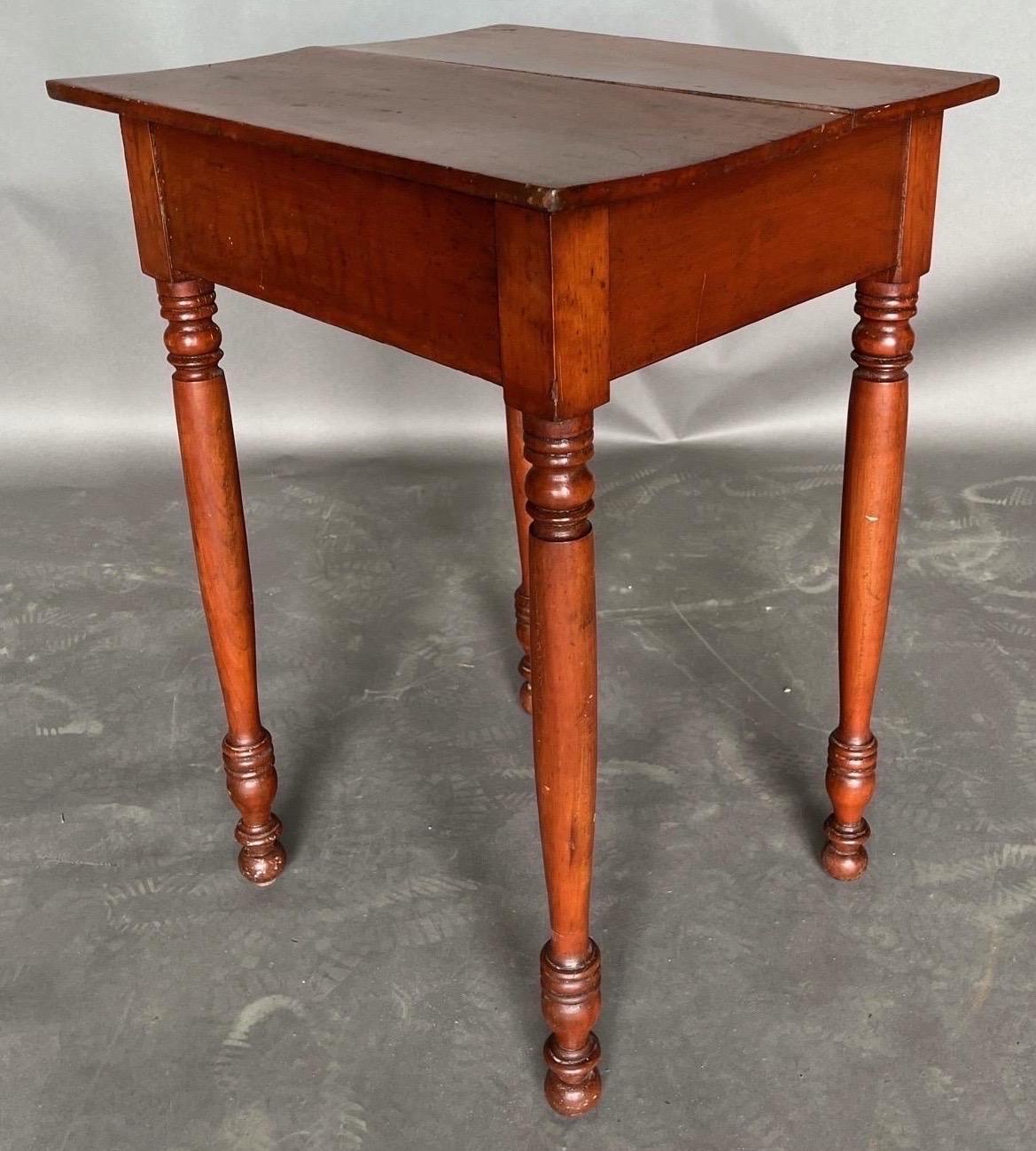 19th Century American cherry one drawer stand with turned legs and feet  For Sale 6