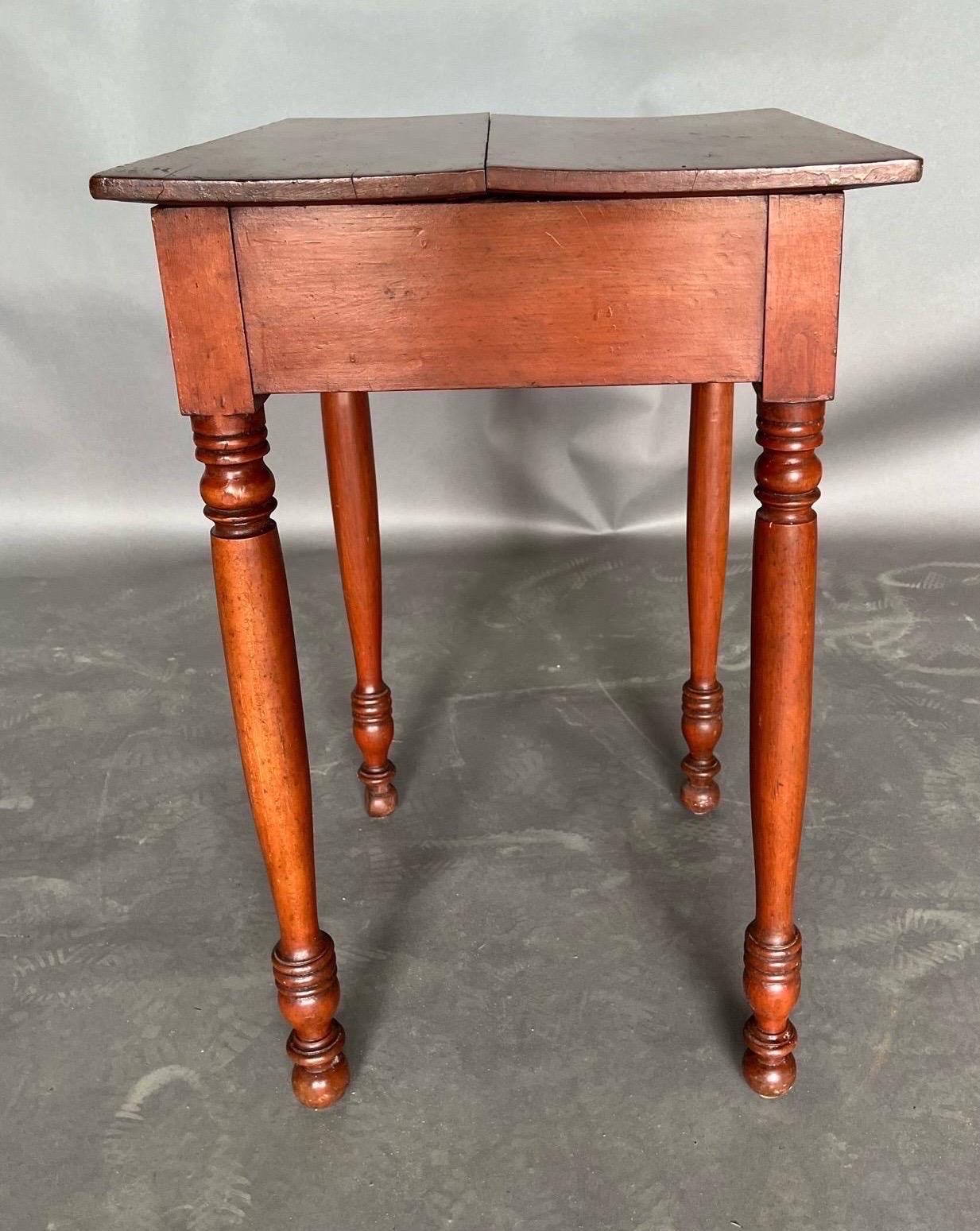 Federal 19th Century American cherry one drawer stand with turned legs and feet  For Sale