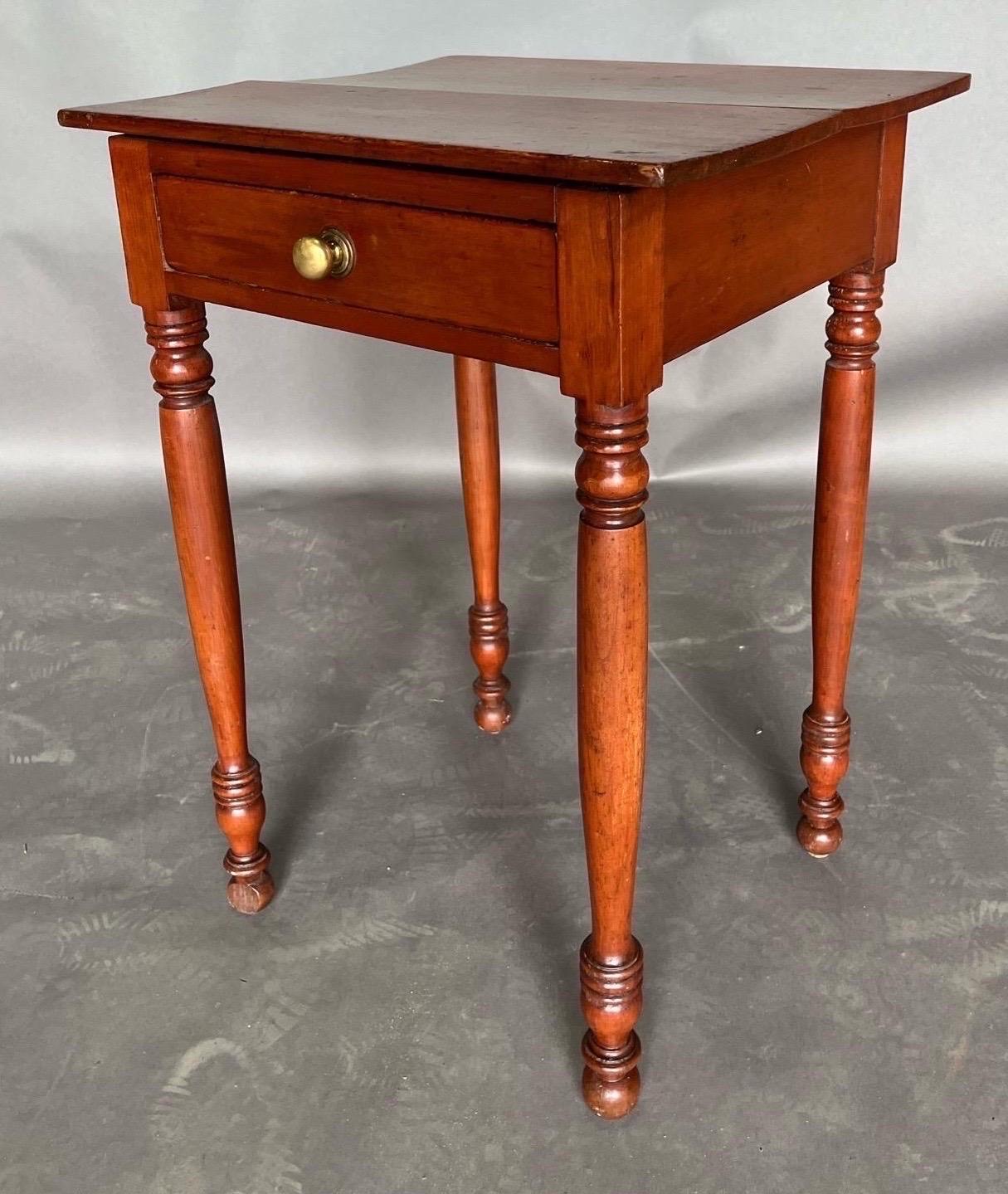 19th Century American cherry one drawer stand with turned legs and feet  For Sale 4